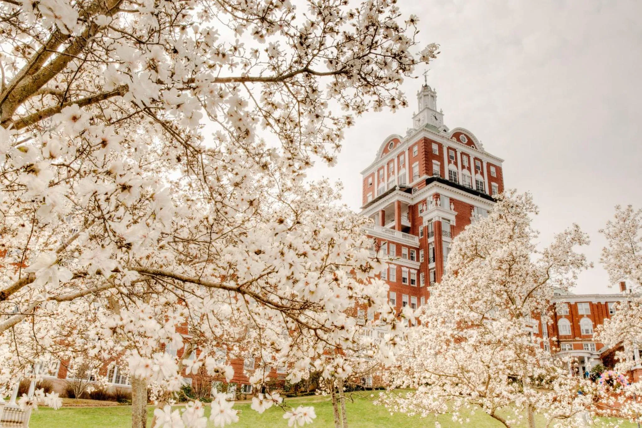 Facade/entrance in The Omni Homestead Resort & Spa