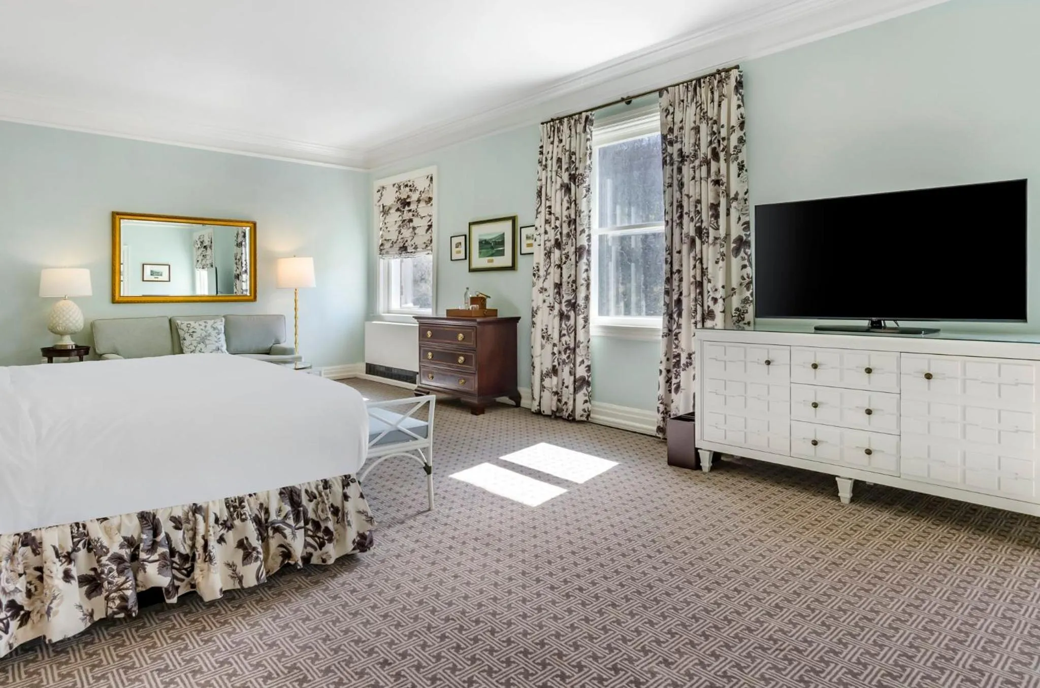 Photo of the whole room, Bed in The Omni Homestead Resort & Spa