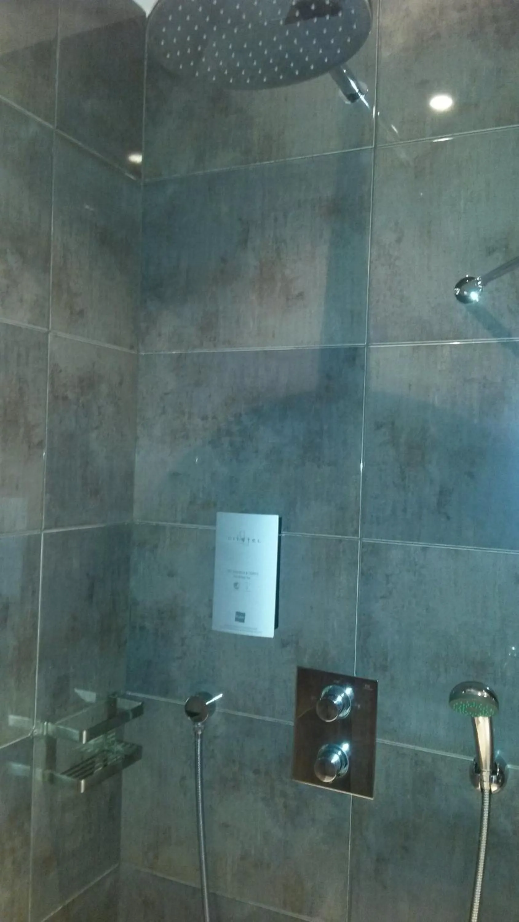 Bathroom in Hôtel de La Cloche