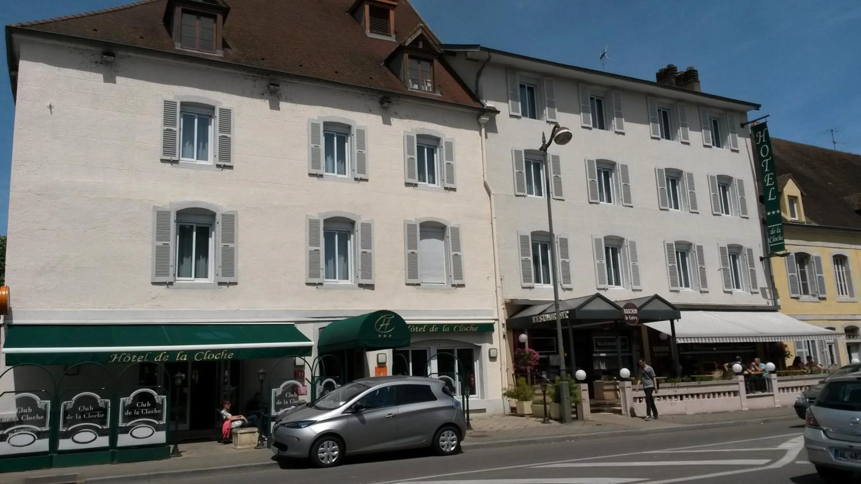 Property building in Hôtel de La Cloche