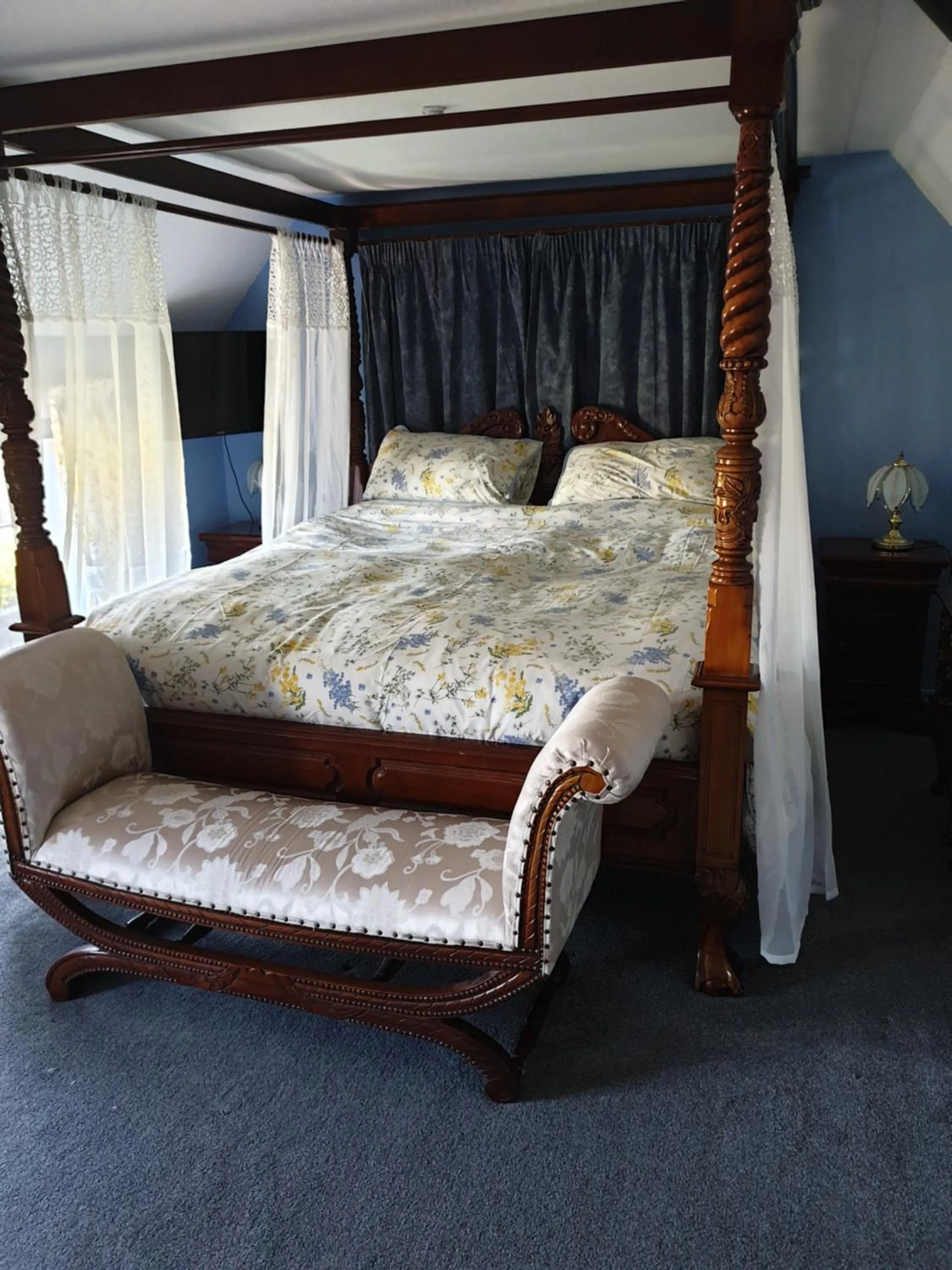 Photo of the whole room, Bed in Morland