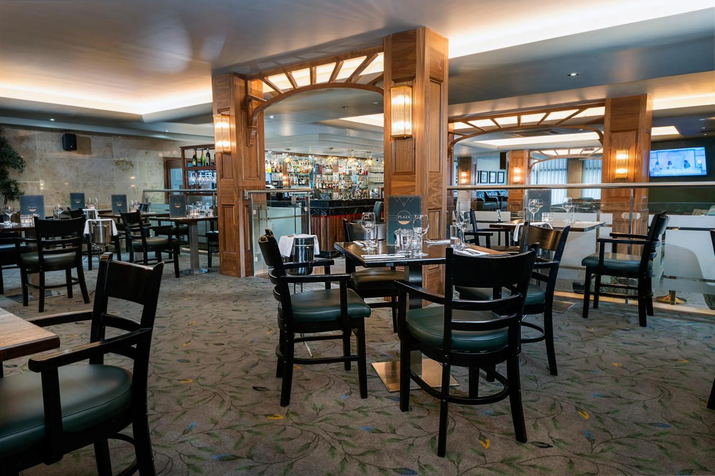 Restaurant/places to eat in Academy Plaza Hotel