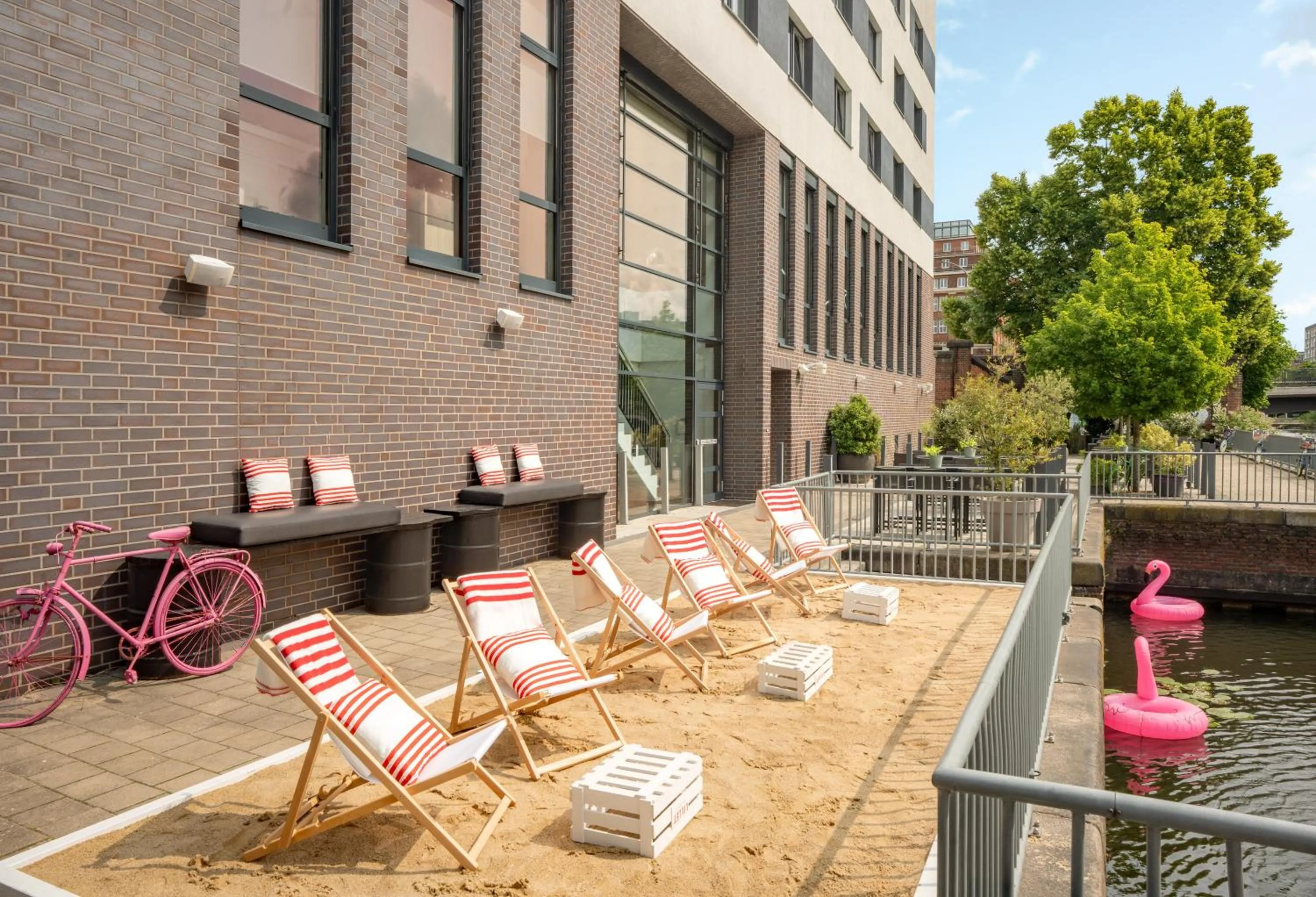 Balcony/Terrace in INNSiDE by Meliá Hamburg Hafen