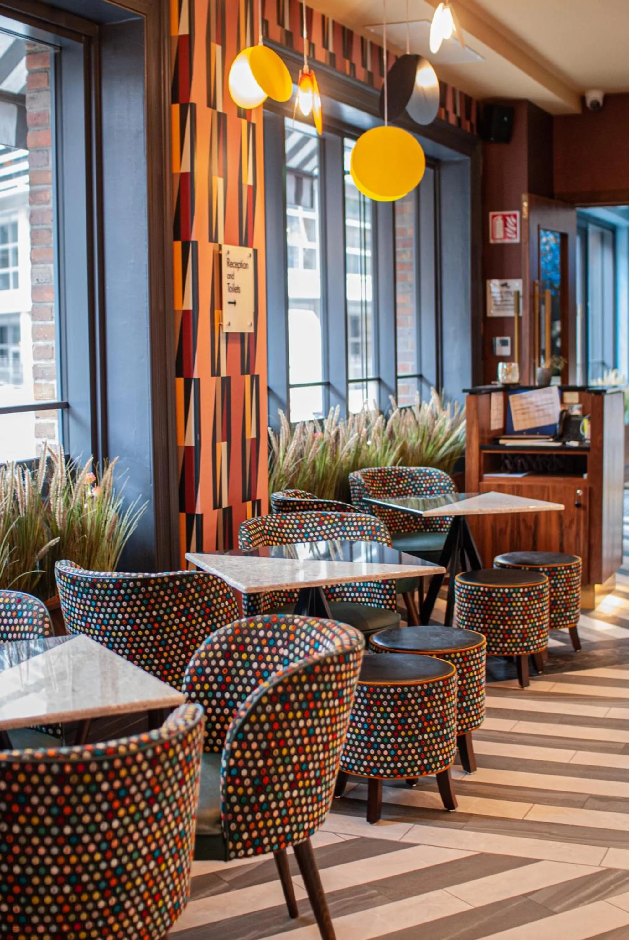 Restaurant/places to eat in Arthaus Hotel