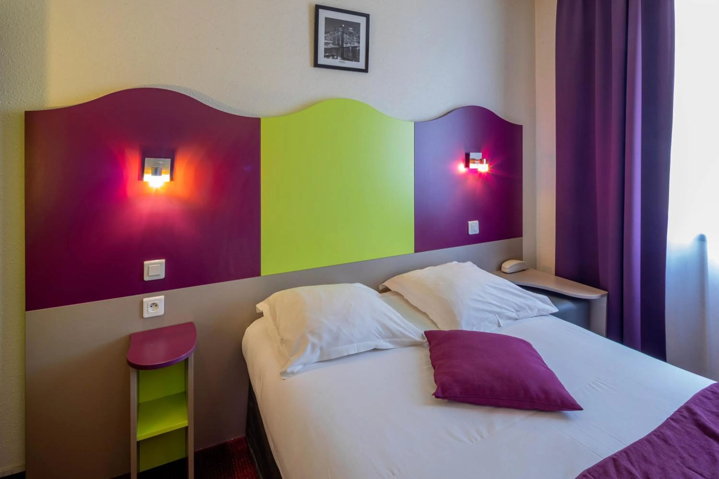 Bedroom, Bed in Logis Hotel Noemys pont de l'Etoile