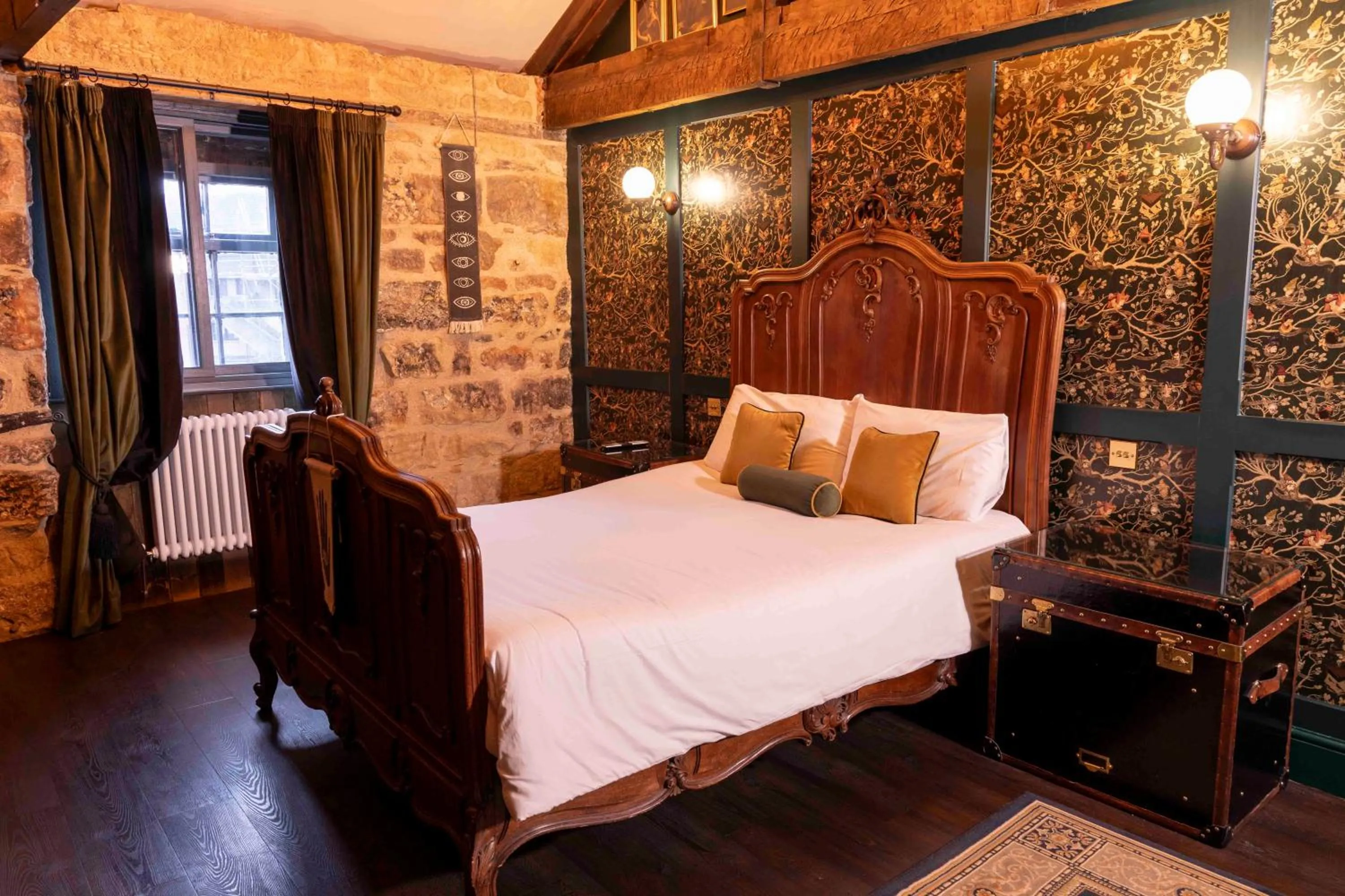 Bedroom, Bed in The Dirty Bottles Hotel