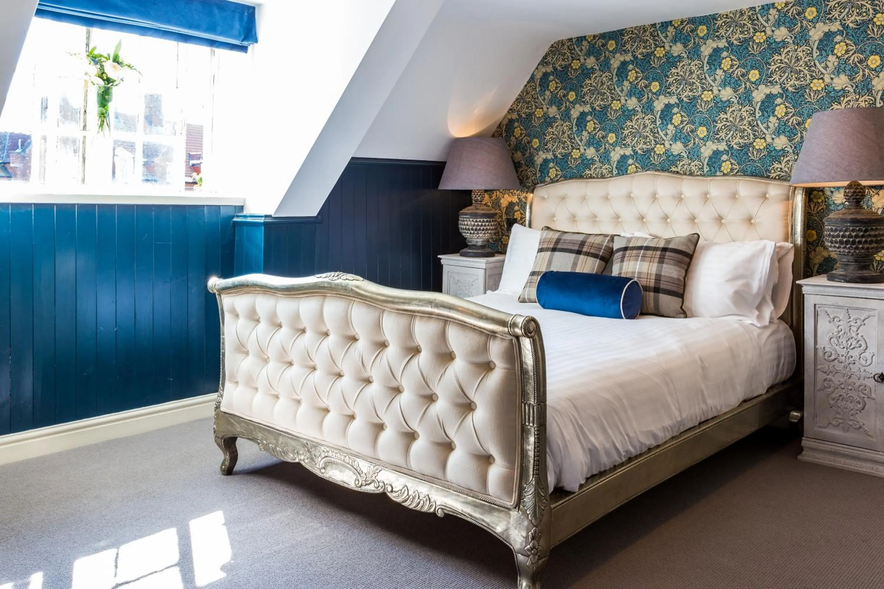 Bedroom, Bed in The Dirty Bottles Hotel