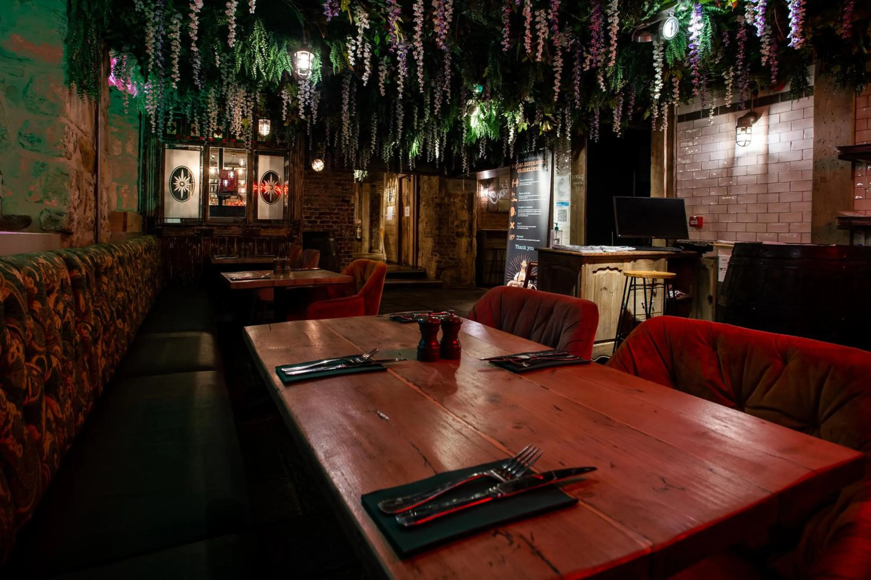 Restaurant/places to eat in The Dirty Bottles Hotel