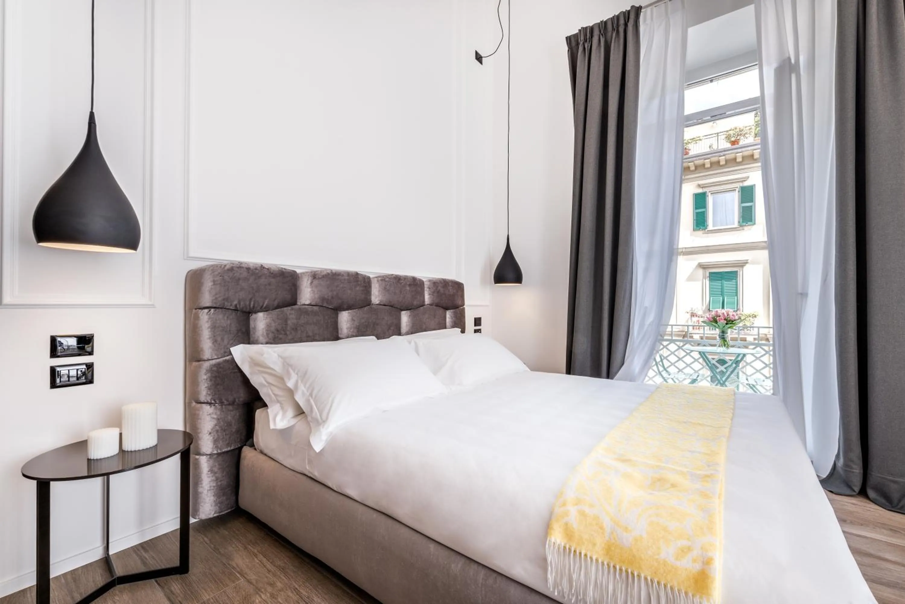 Bed in La Spezia by The First - Luxury Rooms & Suites