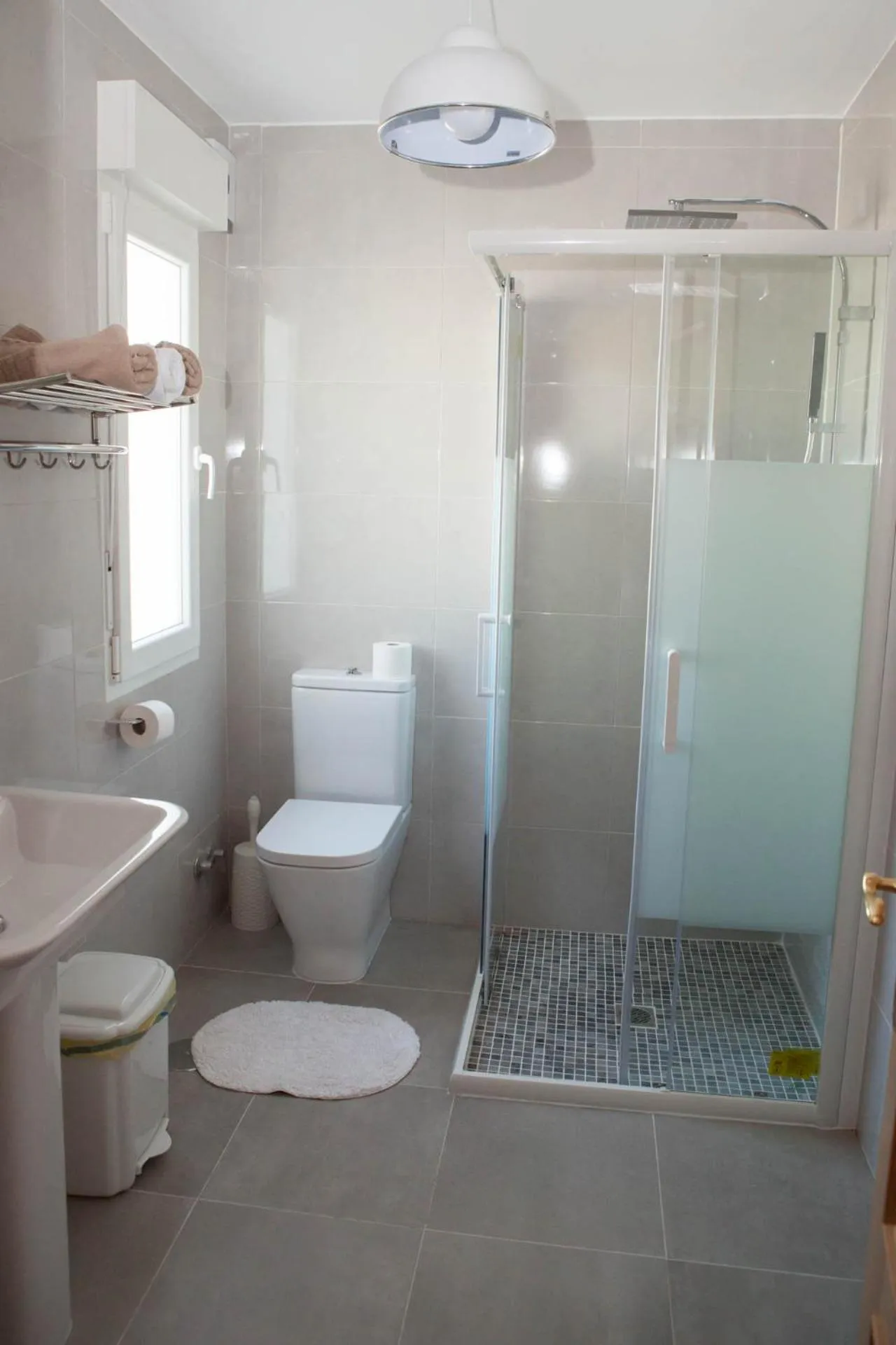 Shower in La Rosaleda de Orgaz