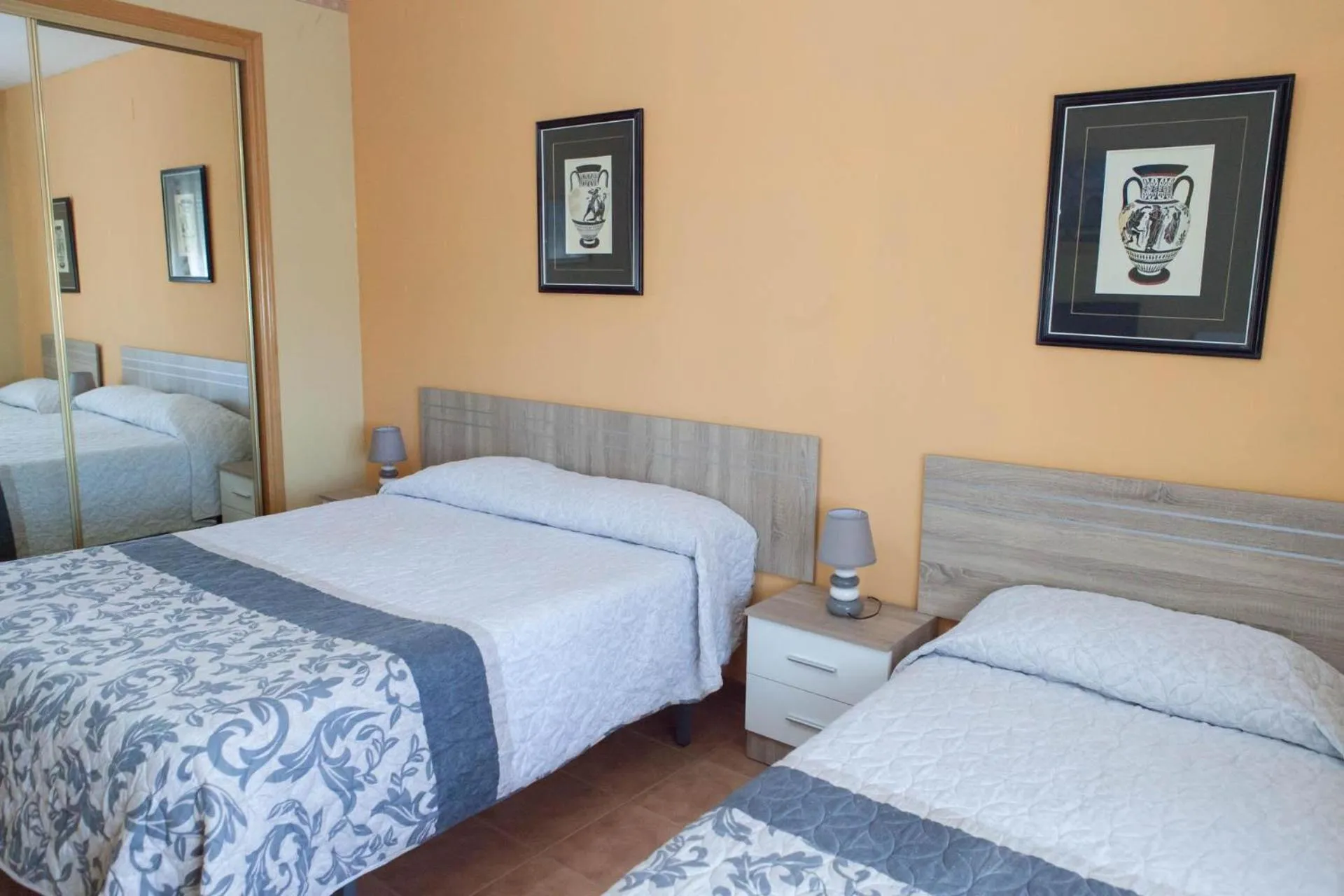 Photo of the whole room, Bed in La Rosaleda de Orgaz