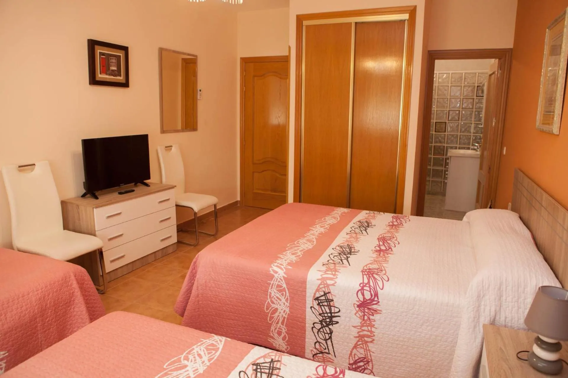 Photo of the whole room, Bed in La Rosaleda de Orgaz