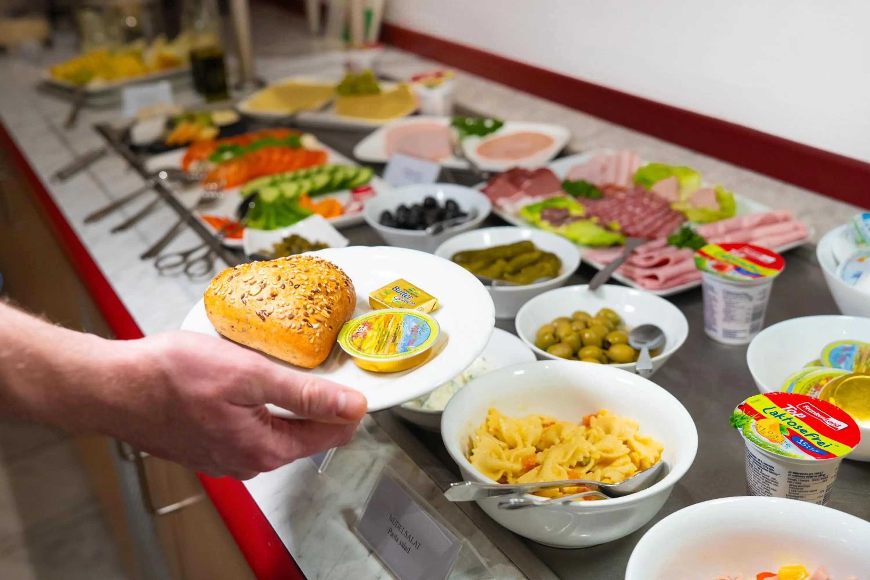 Breakfast in Astor & Aparthotel