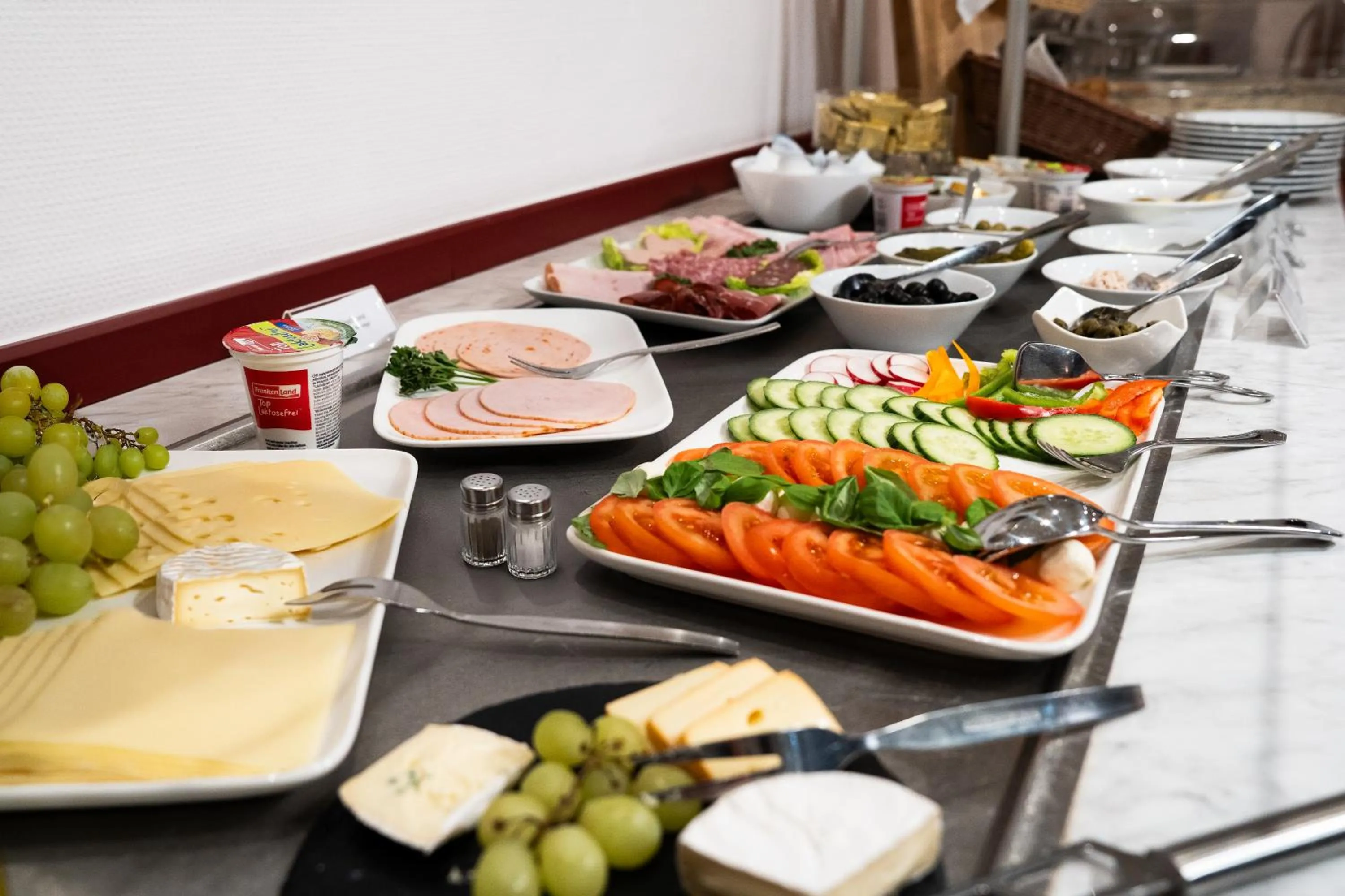 Breakfast in Astor & Aparthotel