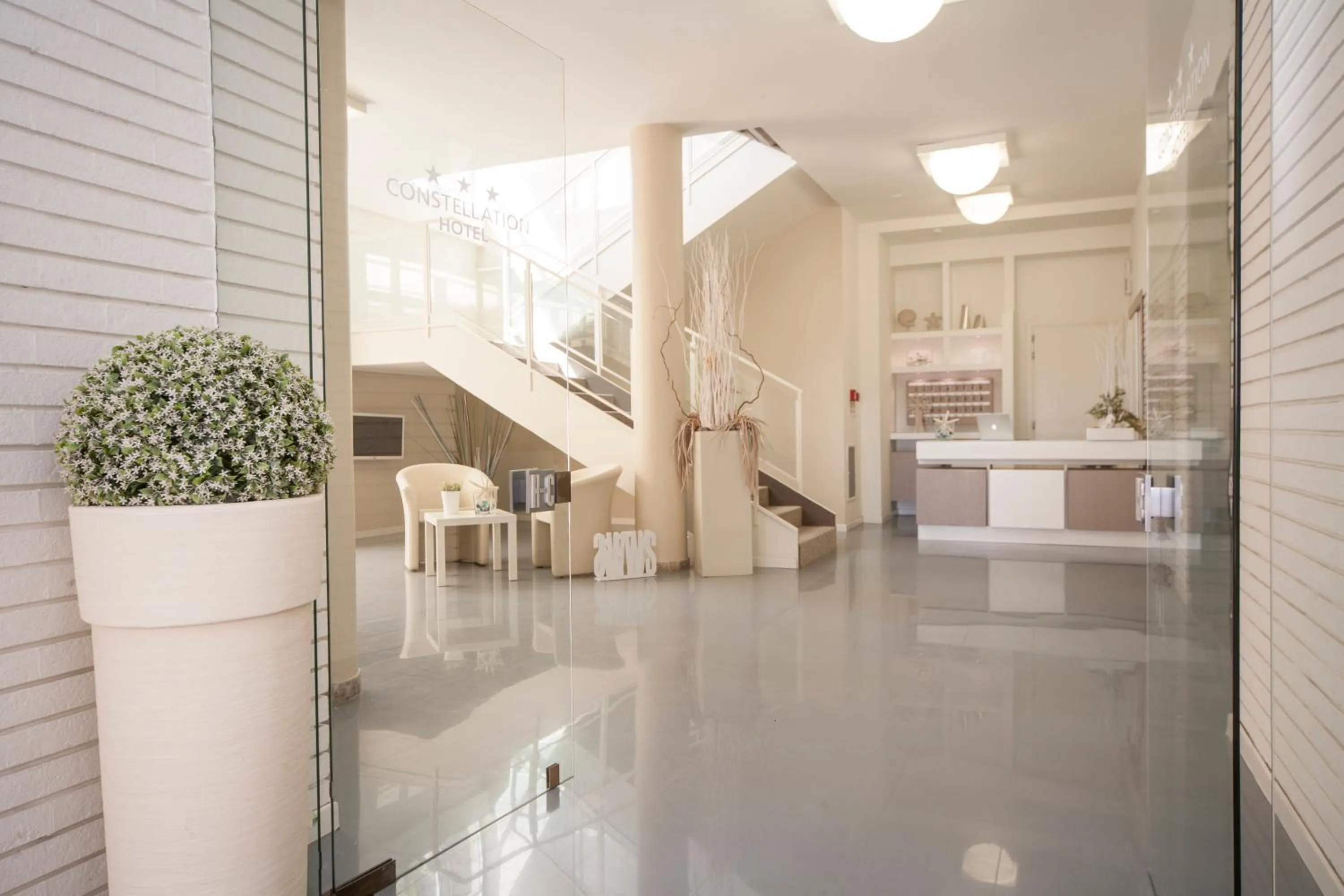 Lobby or reception in Hotel Constellation