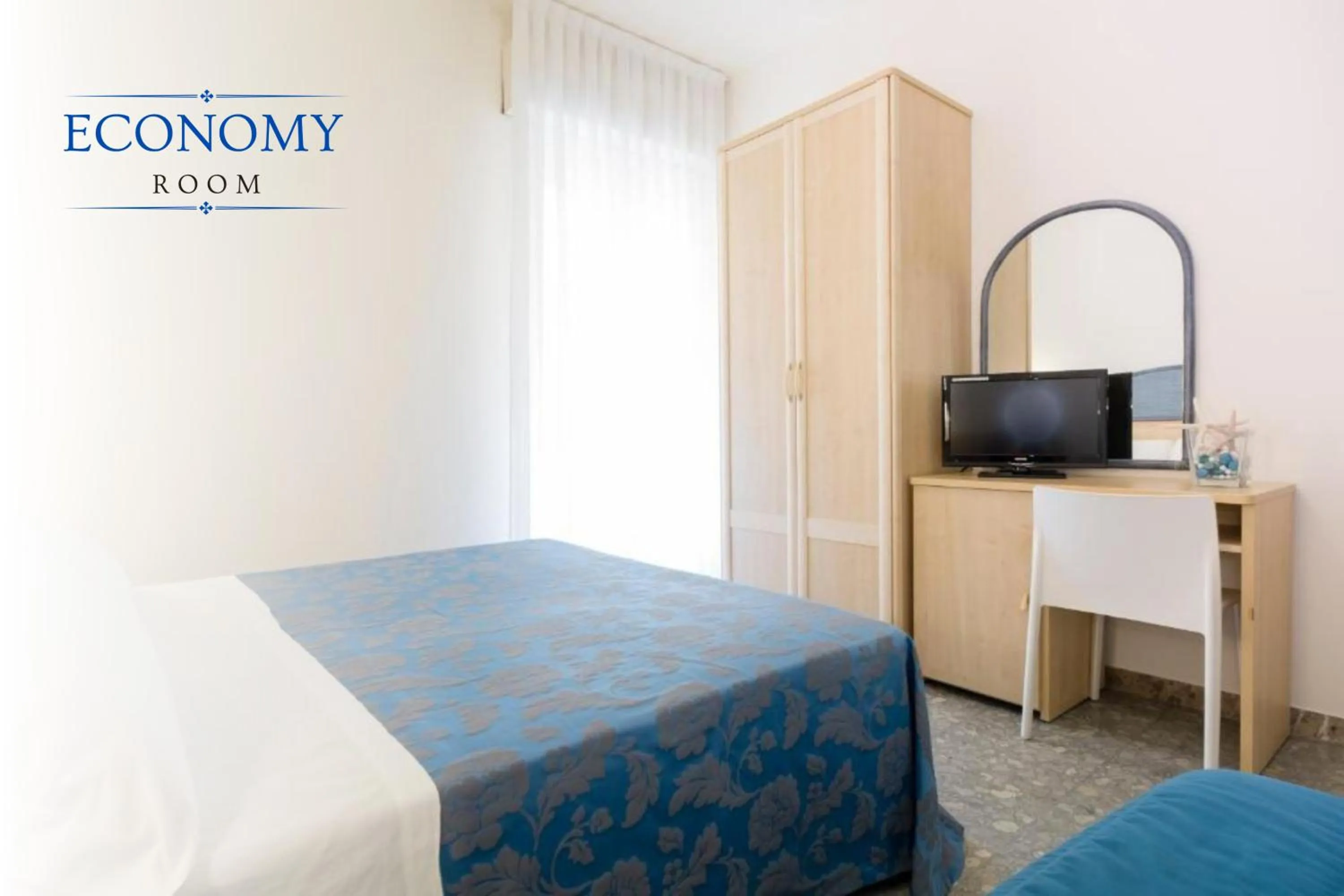 Bed in Hotel Constellation