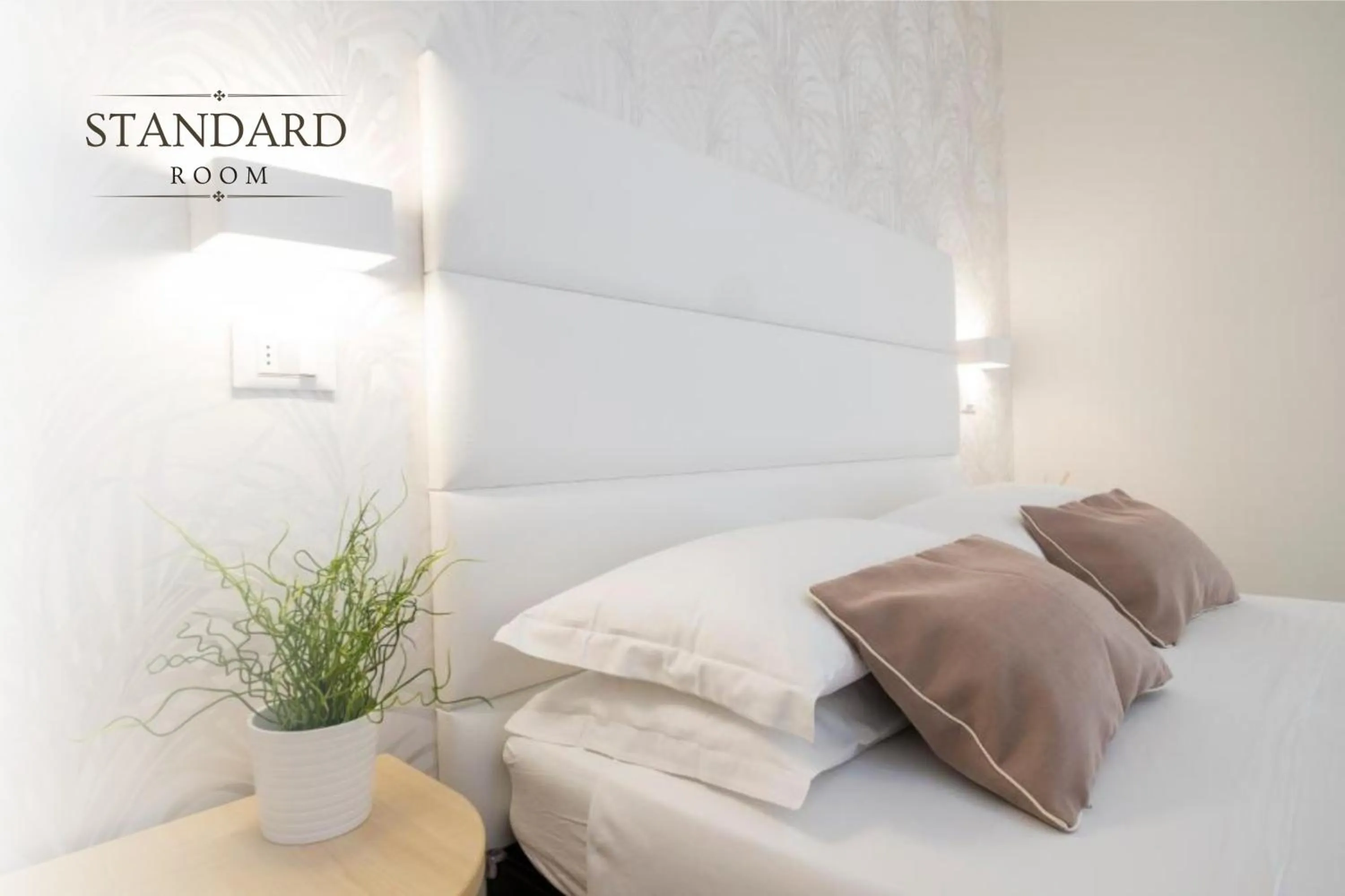 Bed in Hotel Constellation