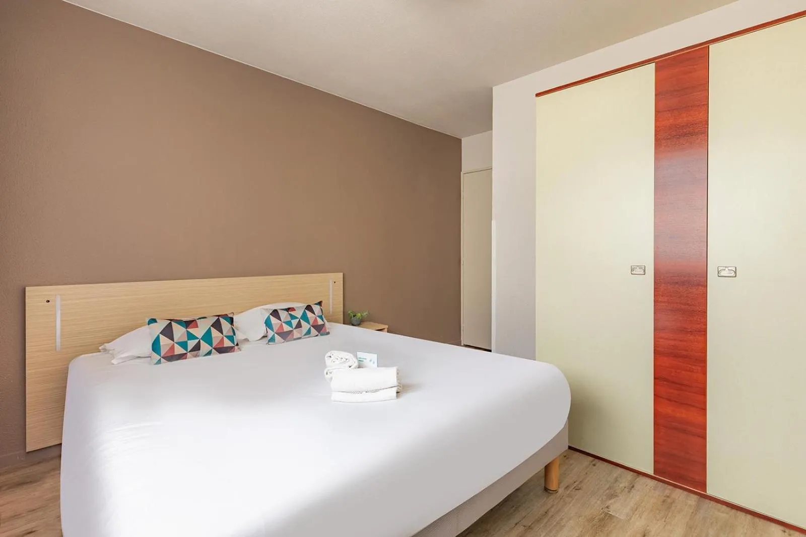 Bed in Appart'City Classic La Rochelle Centre