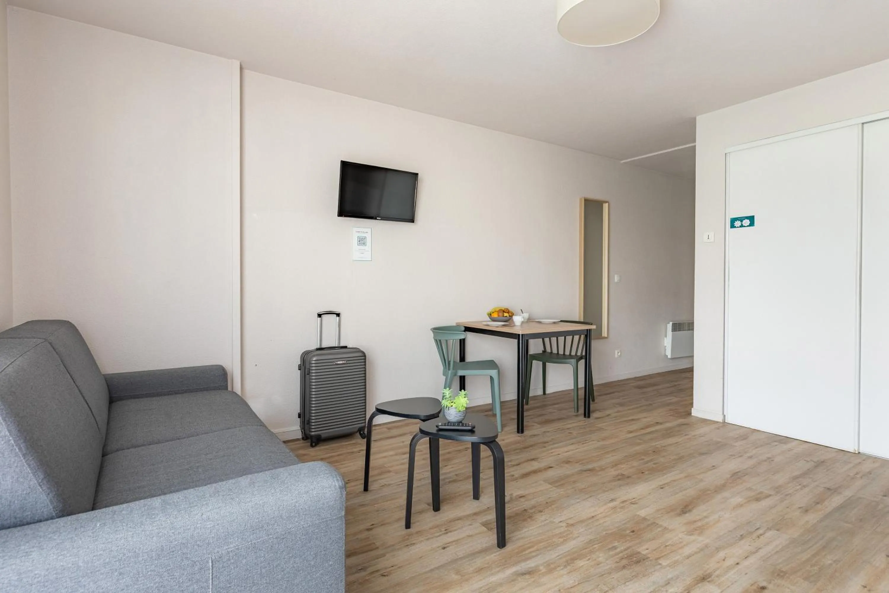 TV and multimedia in Appart'City Classic La Rochelle Centre