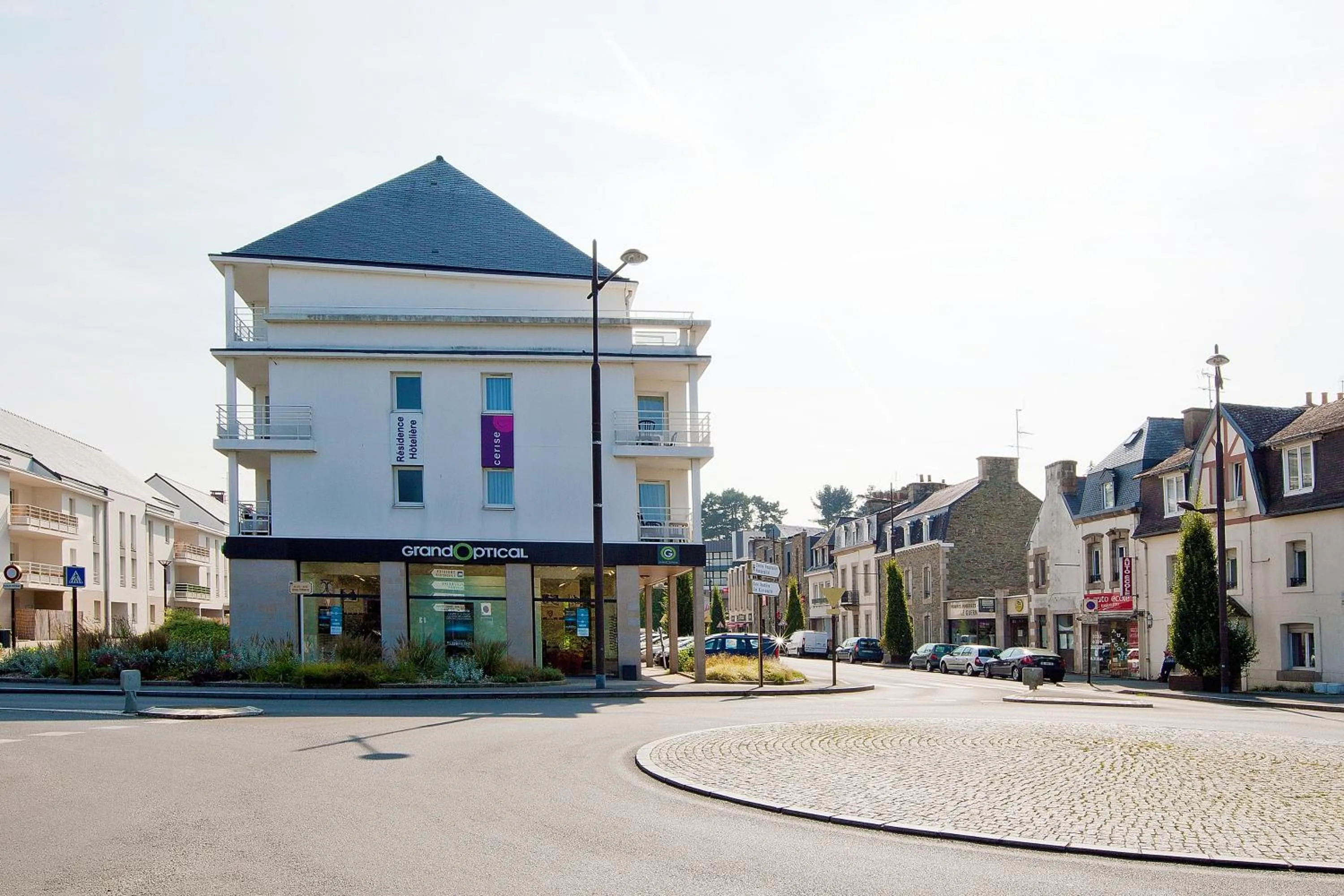 Facade/entrance in CERISE Lannion