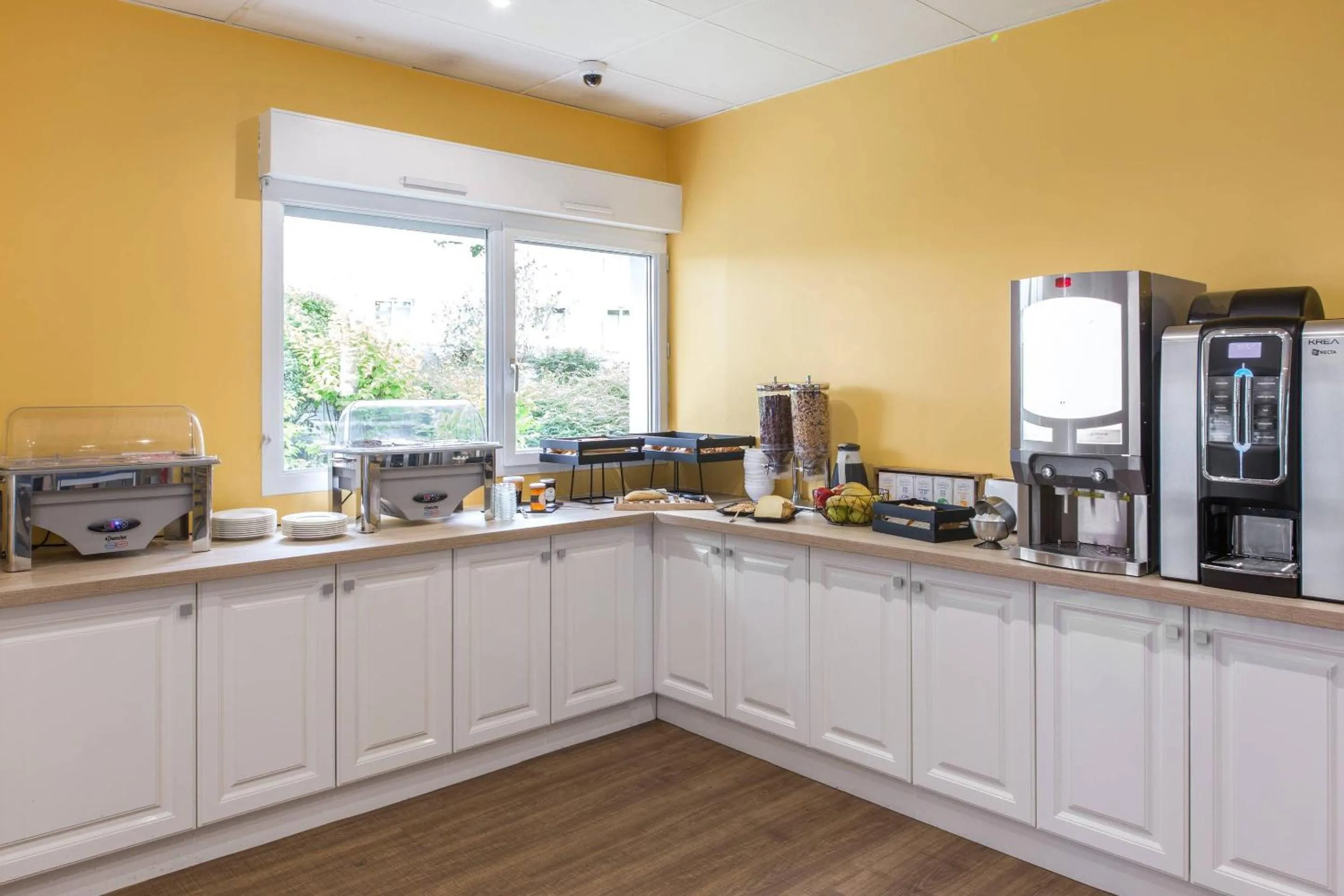 Breakfast in Comfort Aparthotel Le Mans