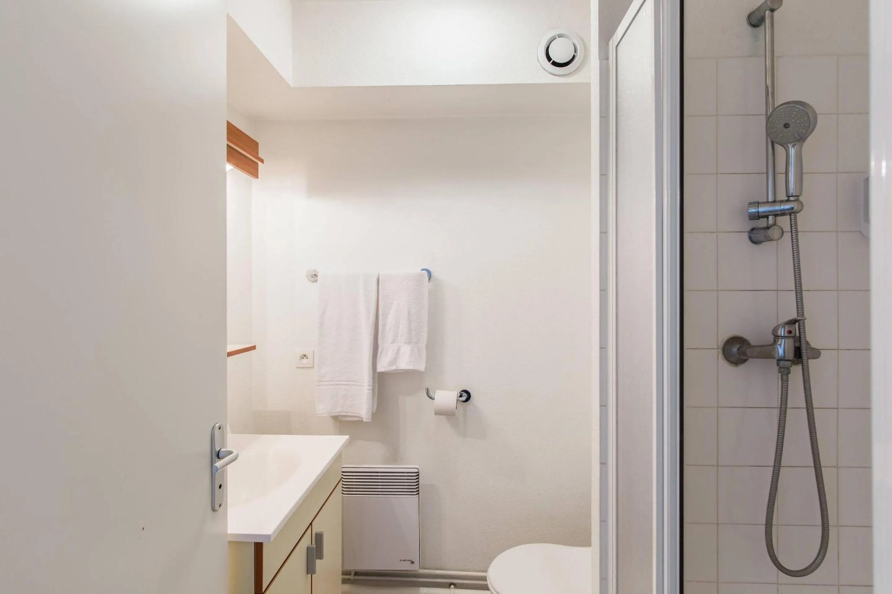 Bedroom in Comfort Aparthotel Le Mans