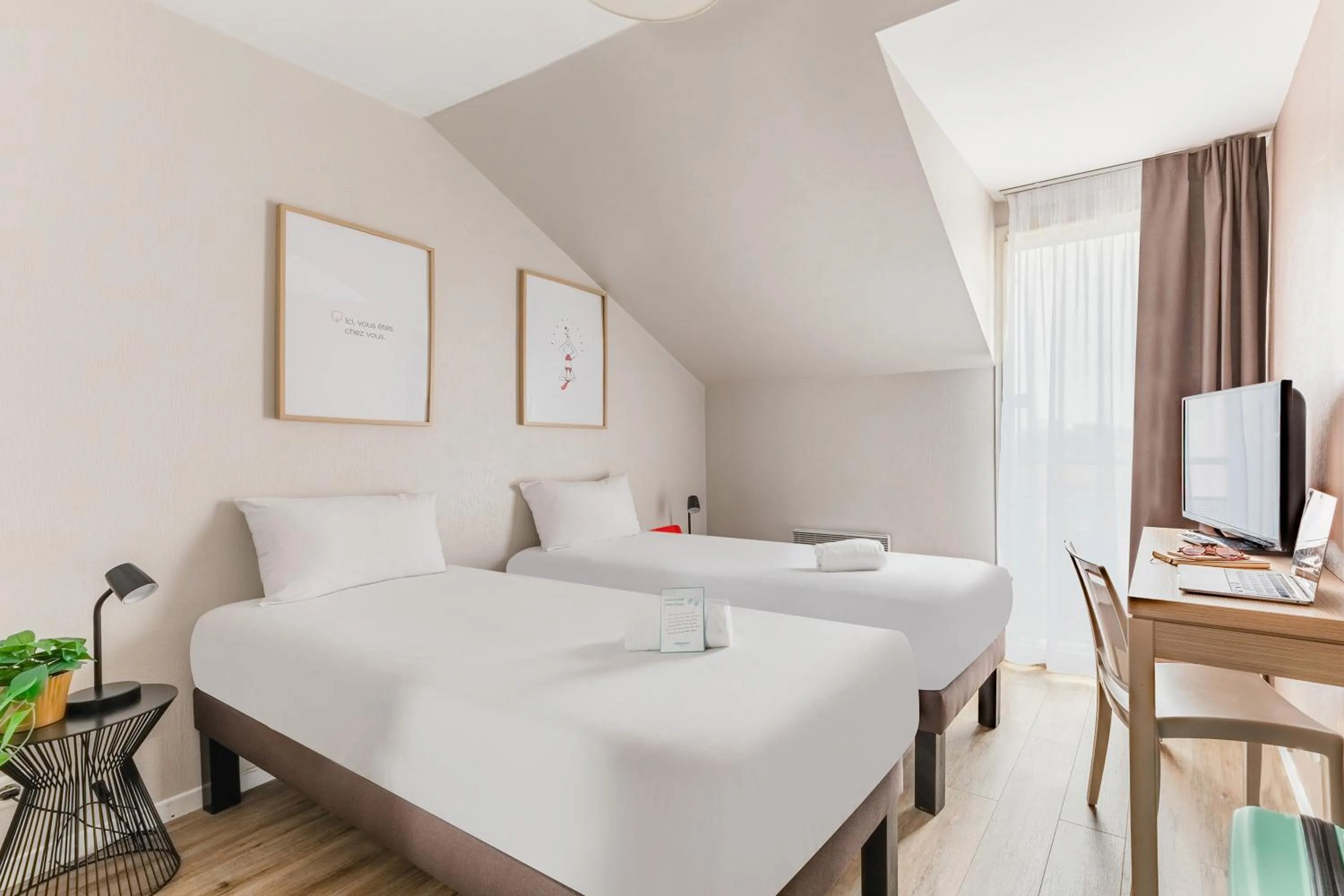 Bed in Appart'City Classic Nantes Quais de Loire