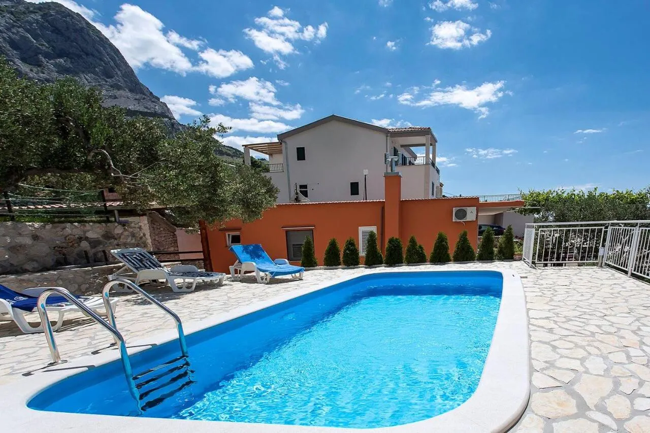 Swimming pool in Holiday Home Chill Zone