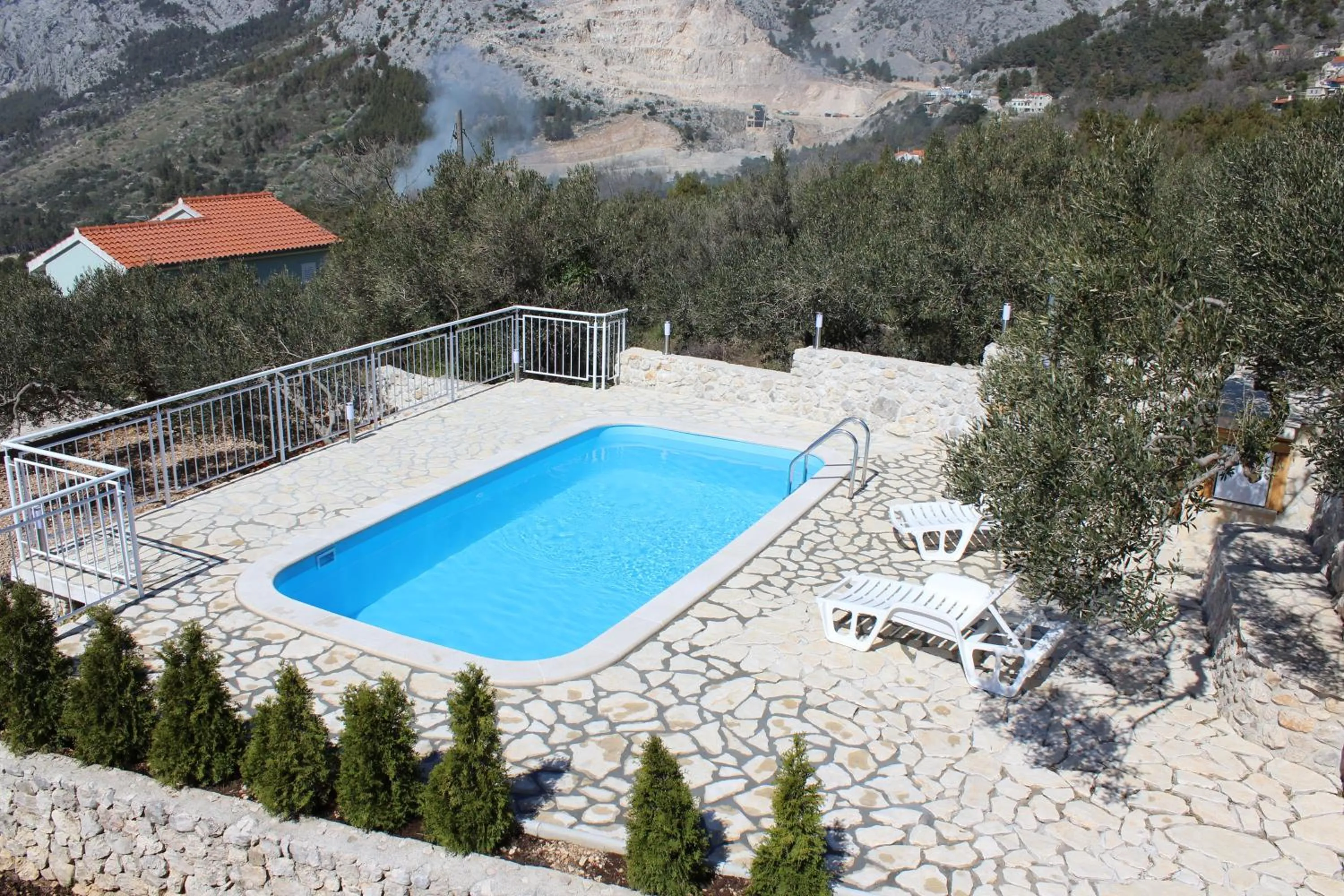 Swimming pool in Holiday Home Chill Zone