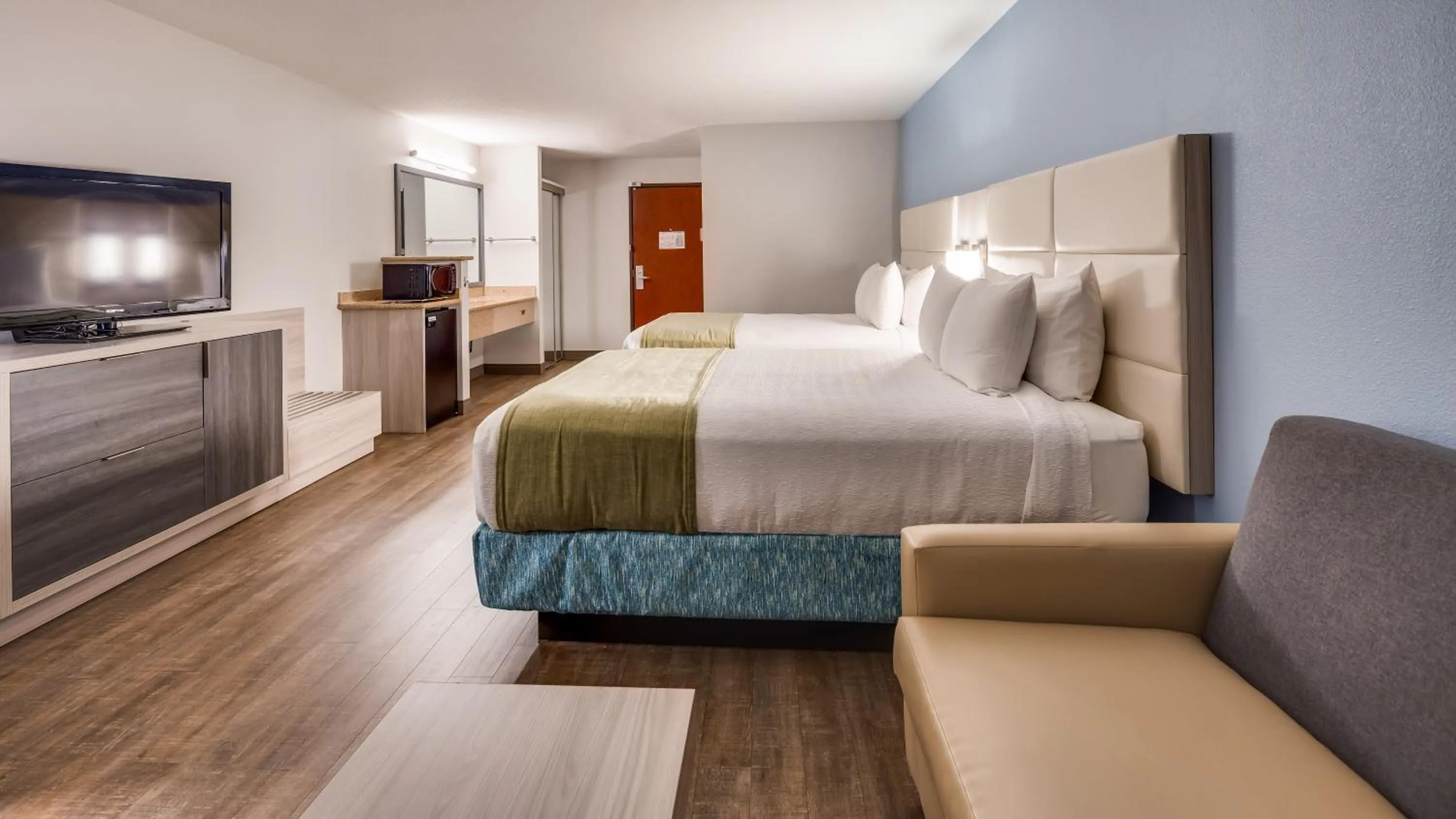 Bed in Best Western Sandy Inn