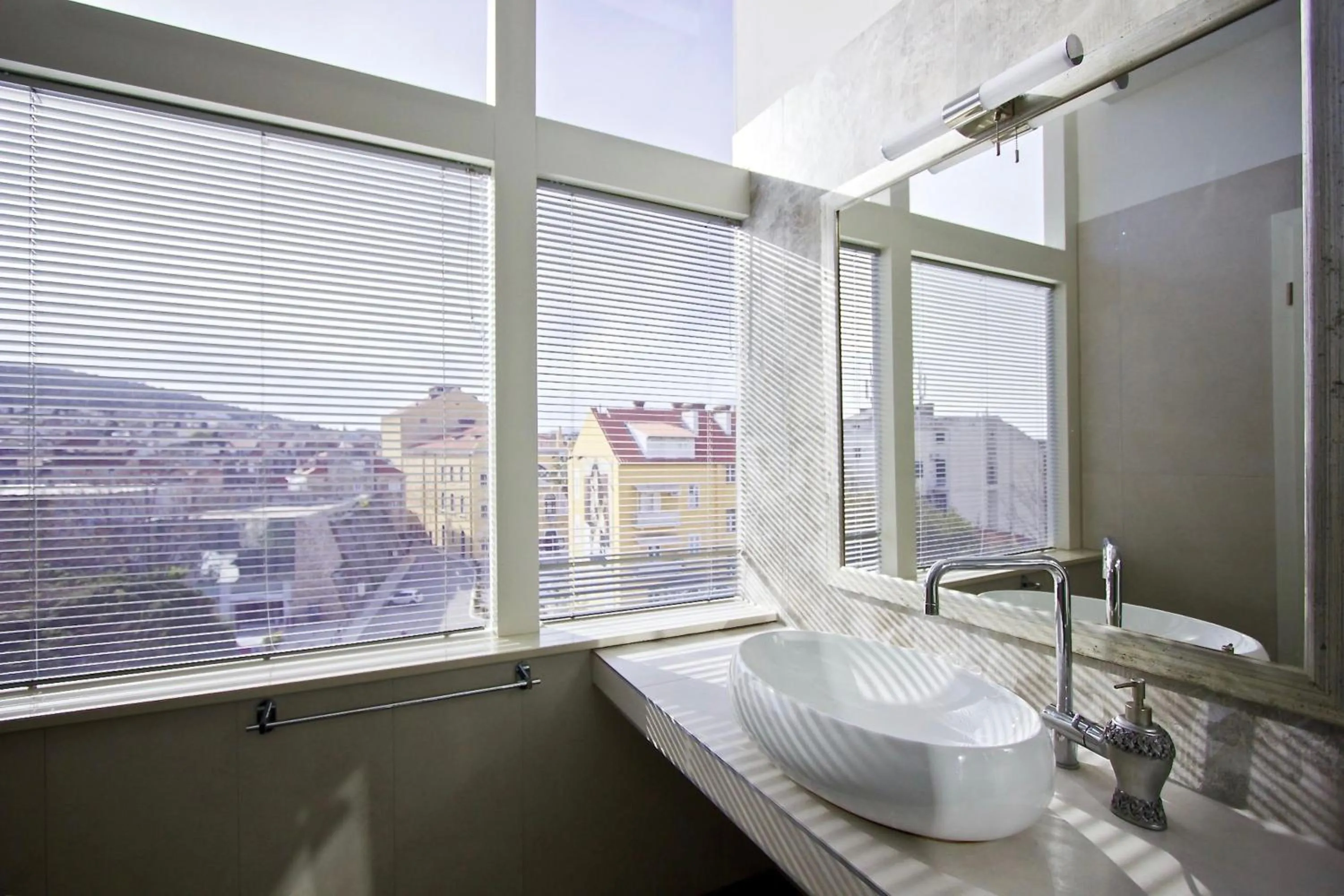 Bathroom in Prima Luce Downtown