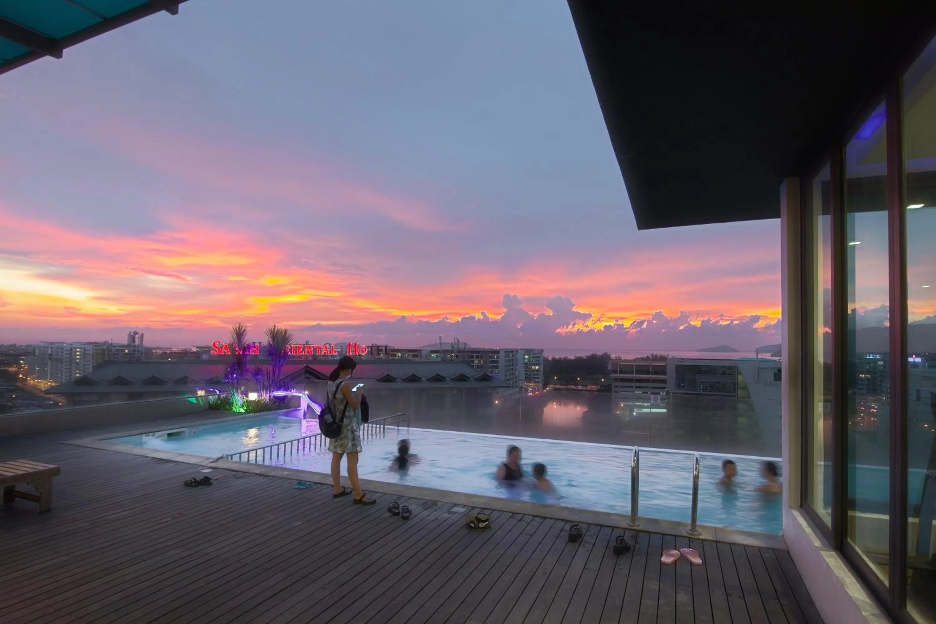 Sea view in Cozy Living Sky Apartment