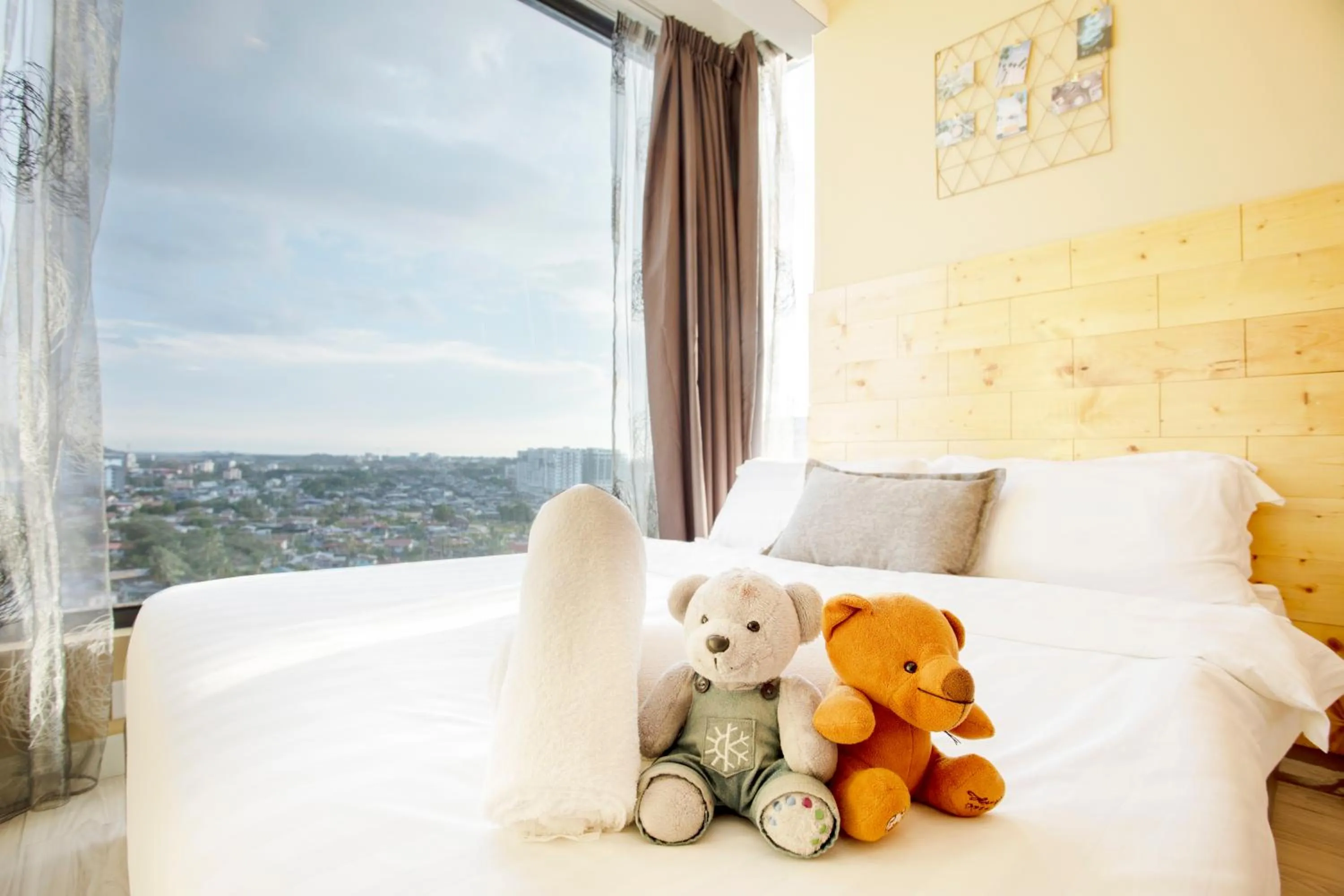 Bedroom, Bed in Cozy Living Sky Apartment