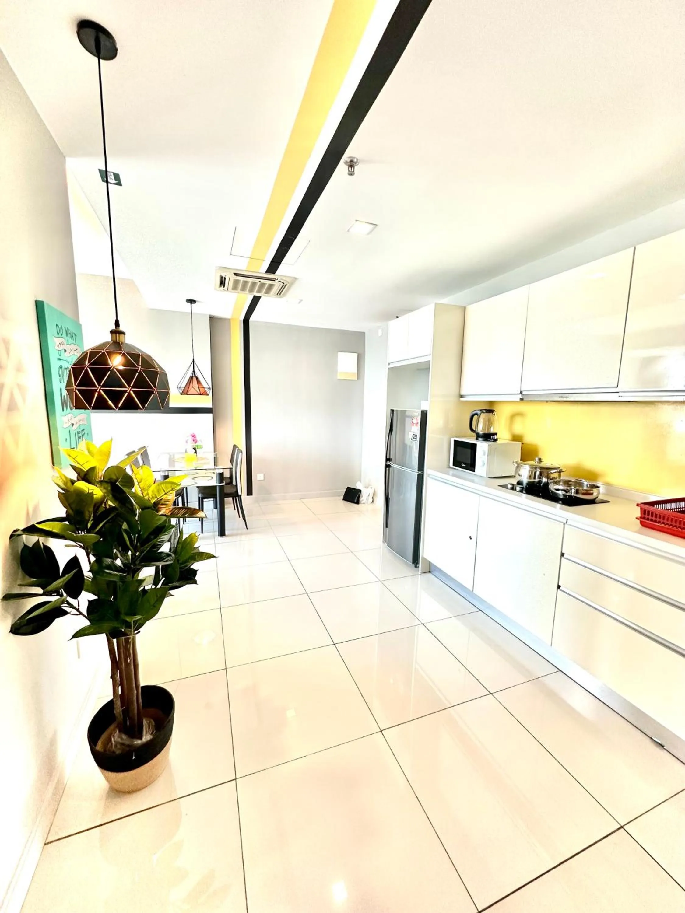 Kitchen or kitchenette in Cozy Living Sky Apartment