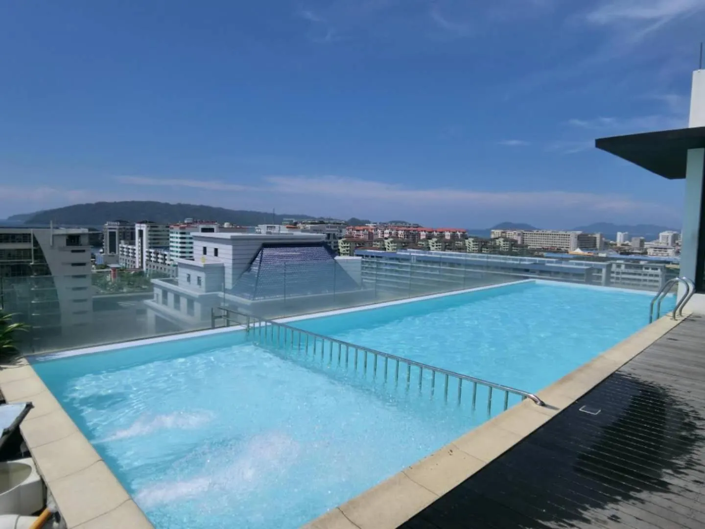 Swimming pool in Cozy Living Sky Apartment