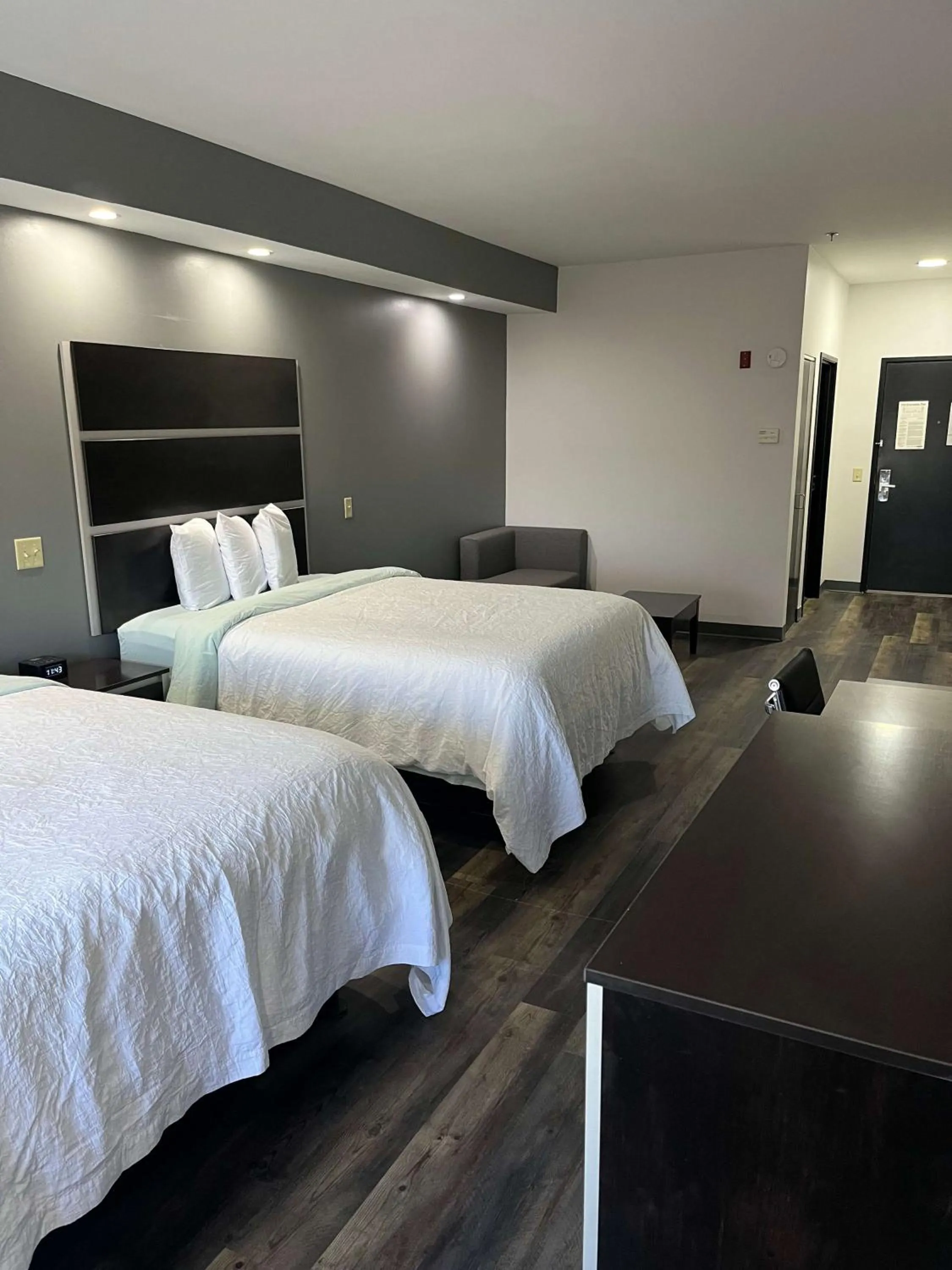 Bedroom in Sonesta Essential Savannah