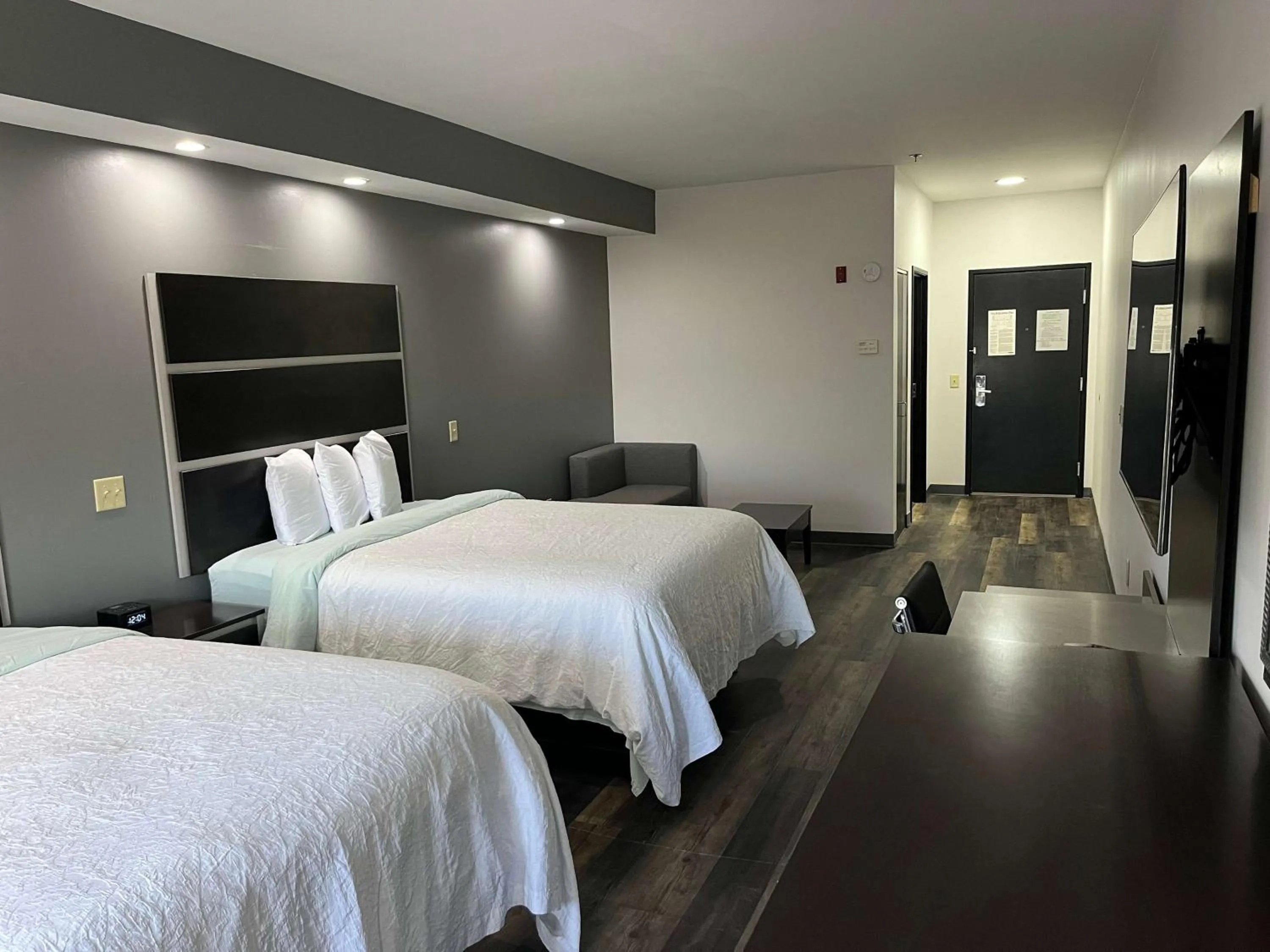 Bedroom in Sonesta Essential Savannah