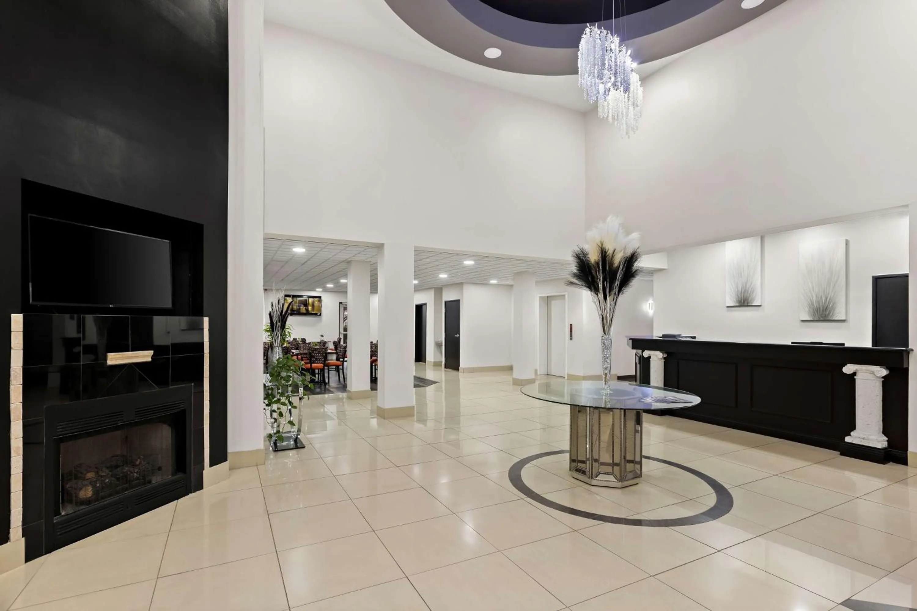Lobby or reception in Sonesta Essential Savannah