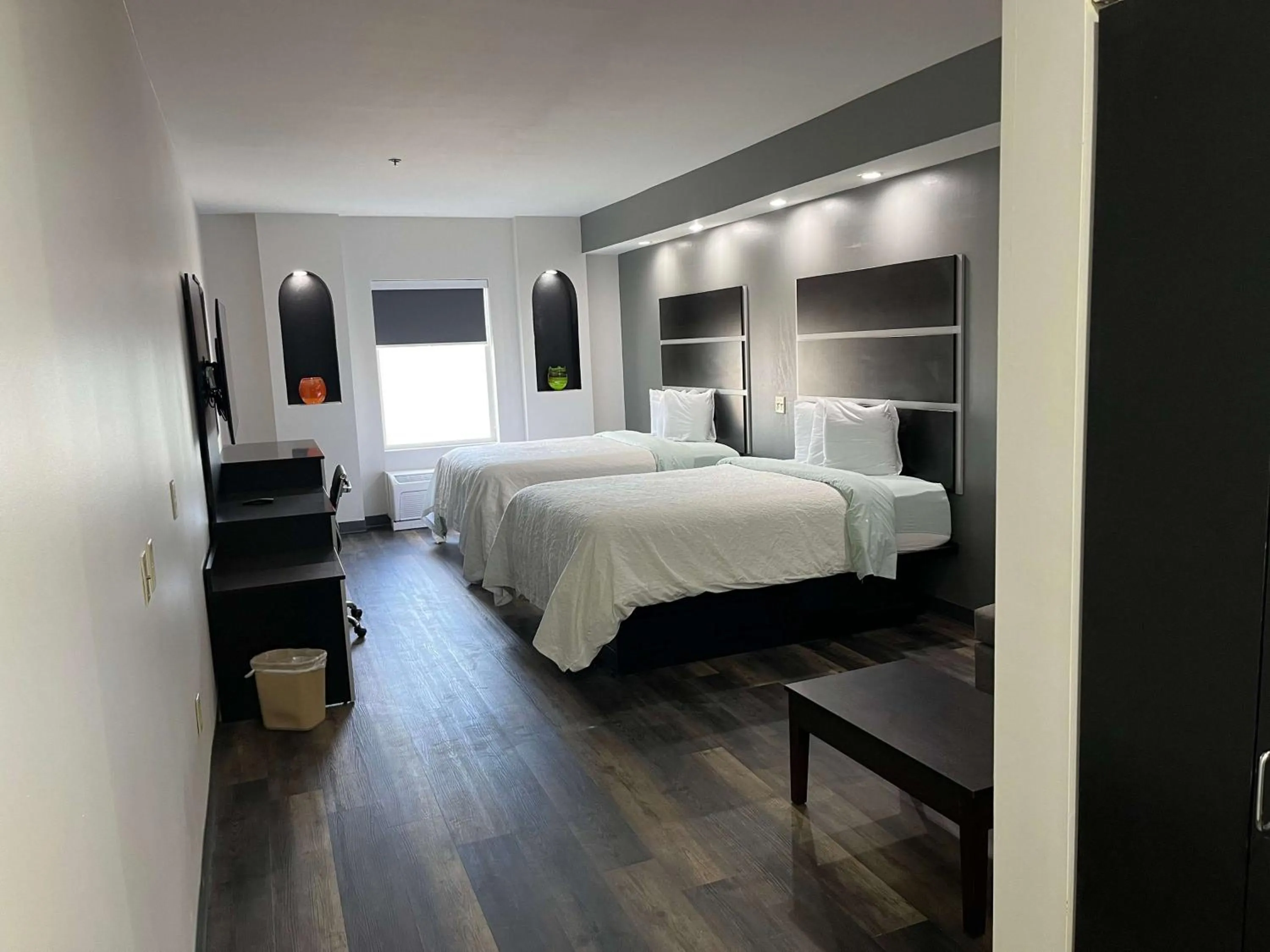 Bedroom in Sonesta Essential Savannah