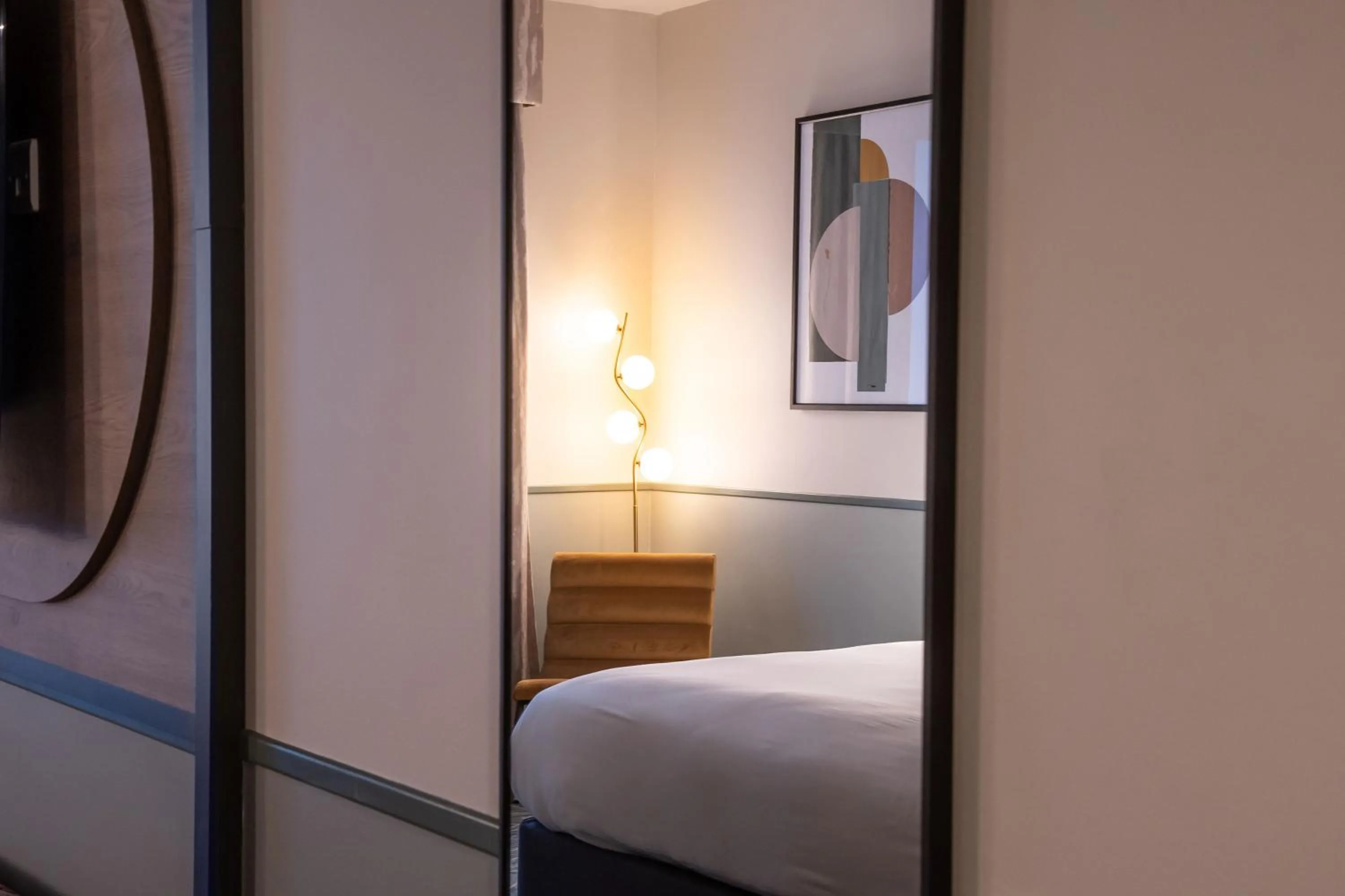 Bedroom, Bed in Mercure Sheffield St Paul's Hotel & Spa