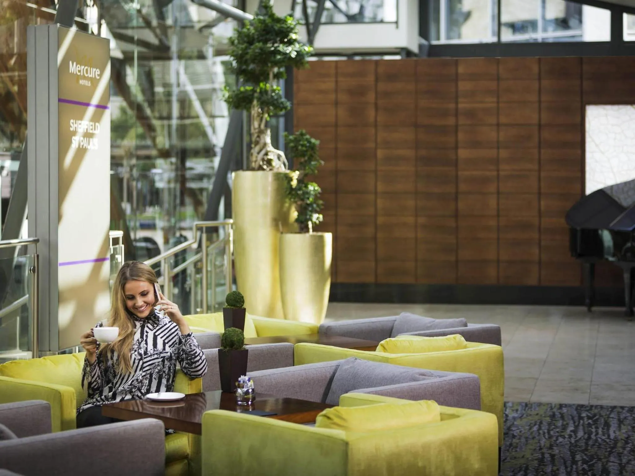 Restaurant/places to eat in Mercure Sheffield St Paul's Hotel & Spa