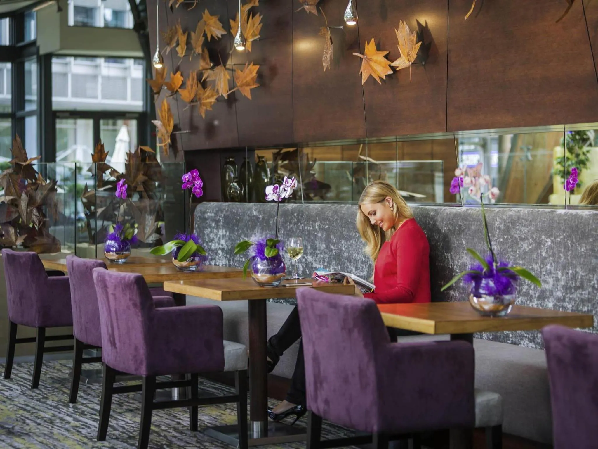 Lounge or bar in Mercure Sheffield St Paul's Hotel & Spa