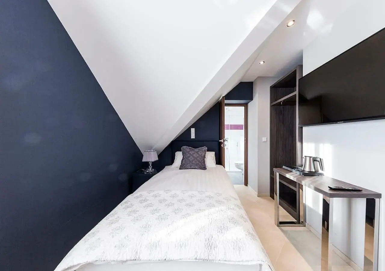 Single Room with Balcony in Hotel Tommasi Single Room with Balcony in Hotel Tommasi