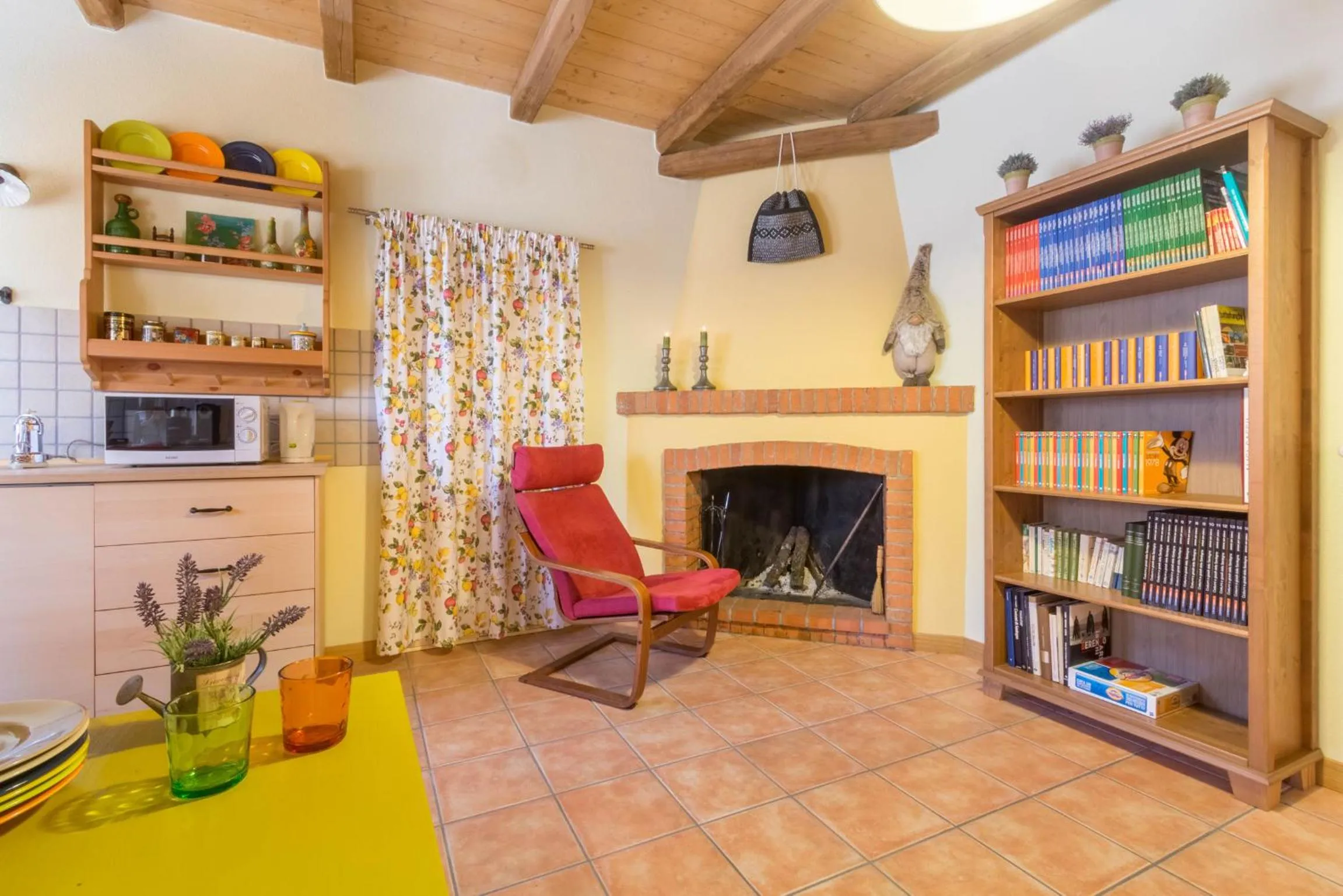 Communal lounge/ TV room in Su Pitiolu - casa vacanze