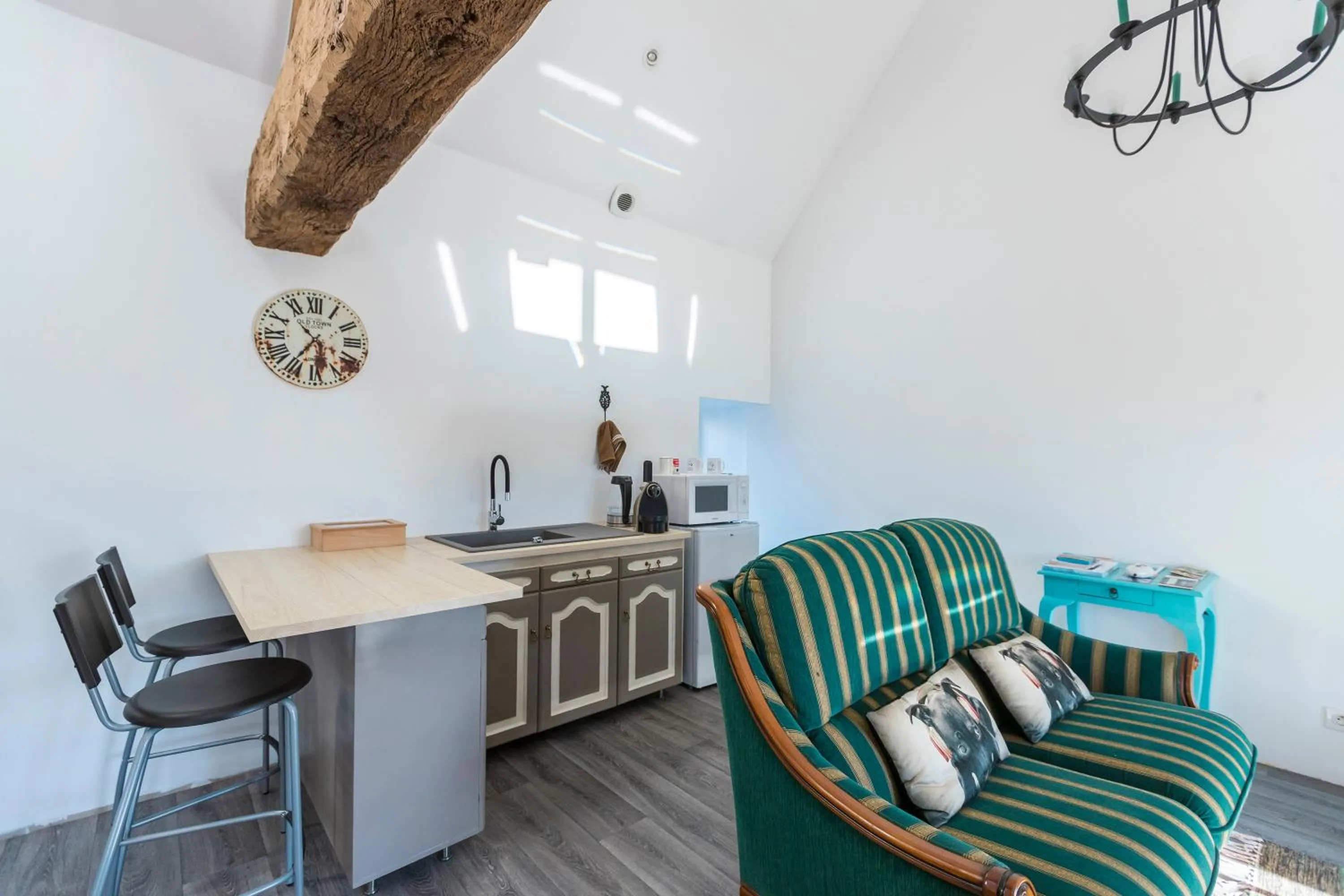 Kitchen or kitchenette in Les Colombes de la Baie du Mont Saint-Michel