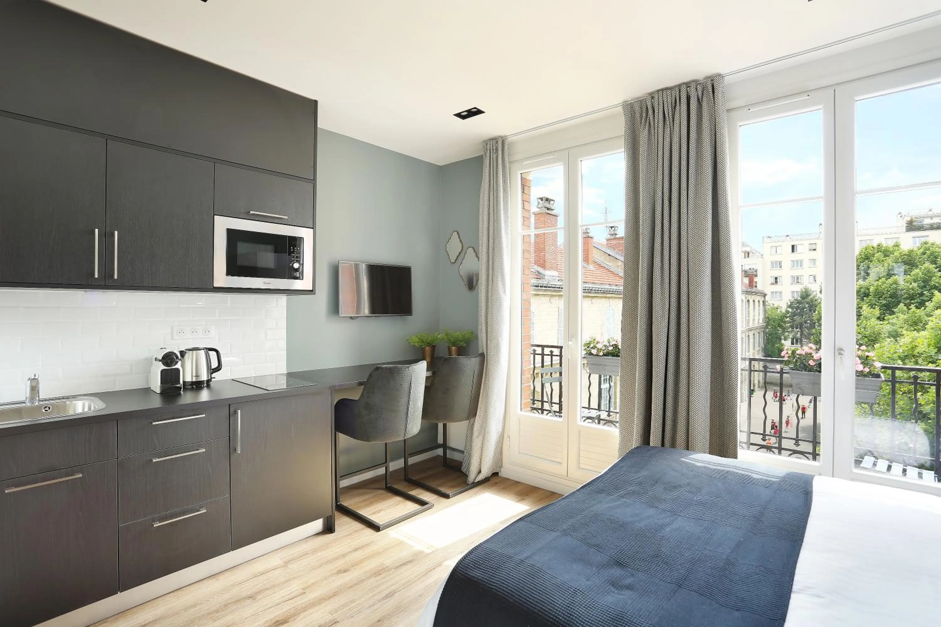 Balcony/Terrace in YAYS Paris Zola by Numa