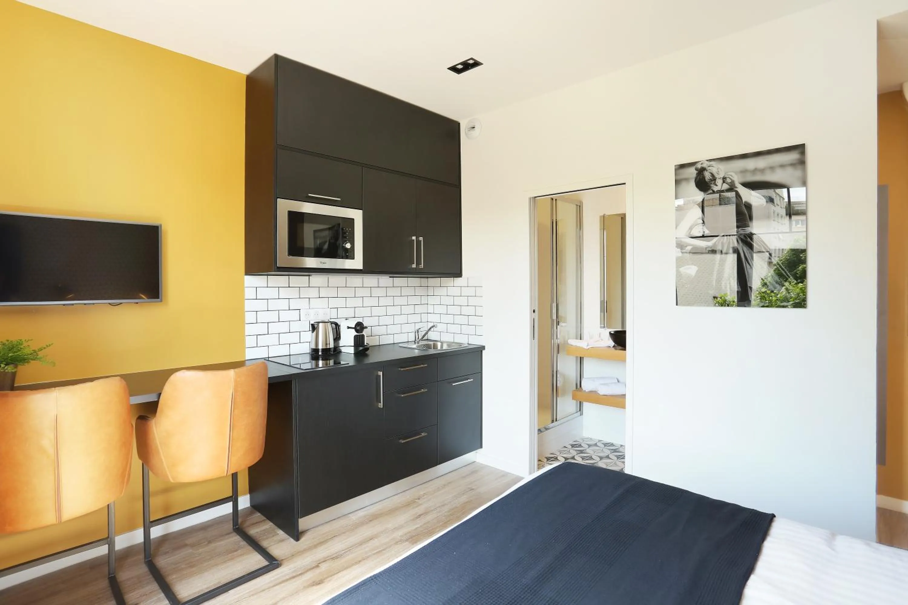 TV and multimedia, Bed in YAYS Paris Zola by Numa