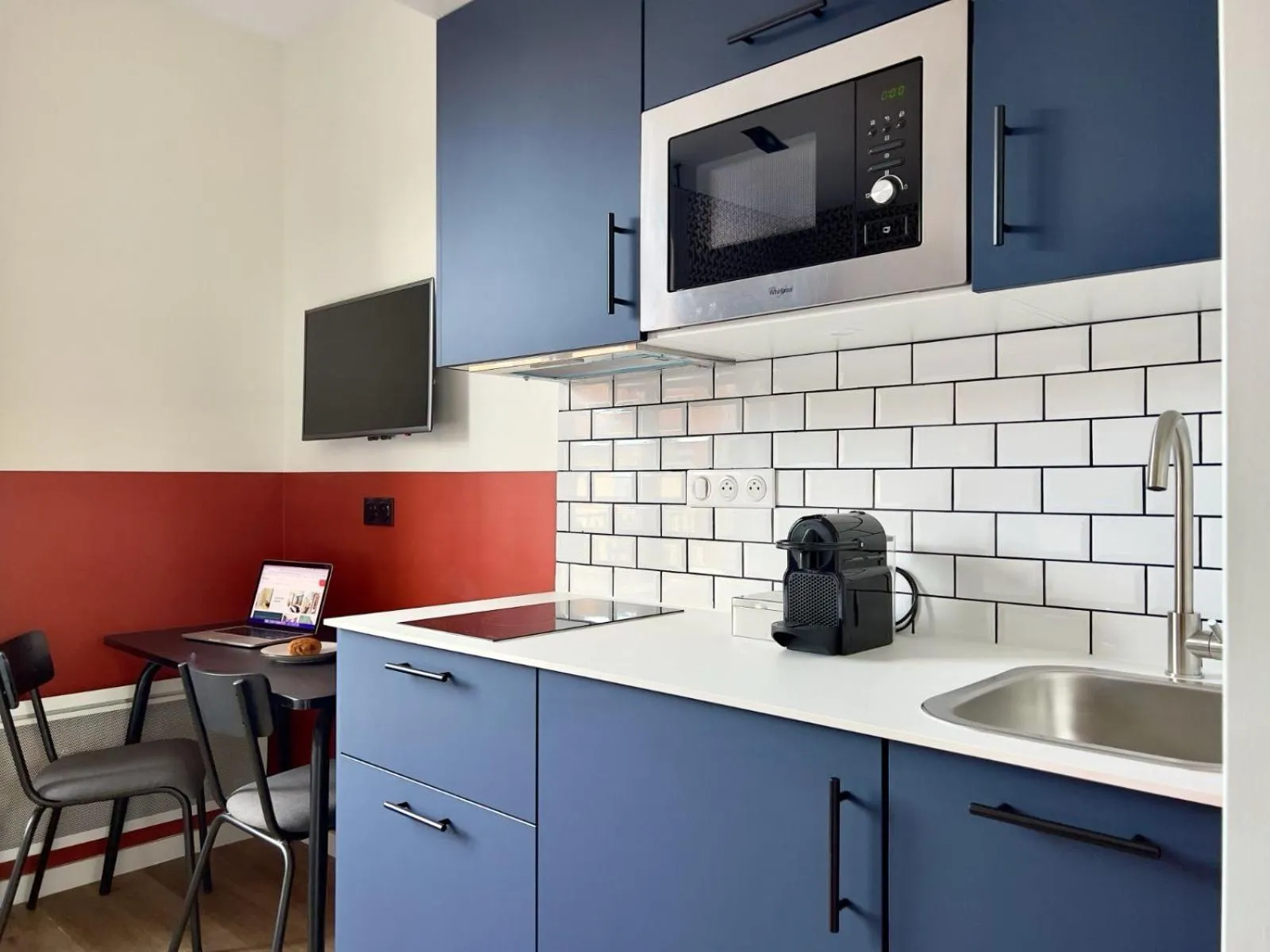 Kitchen or kitchenette in YAYS Paris Zola by Numa