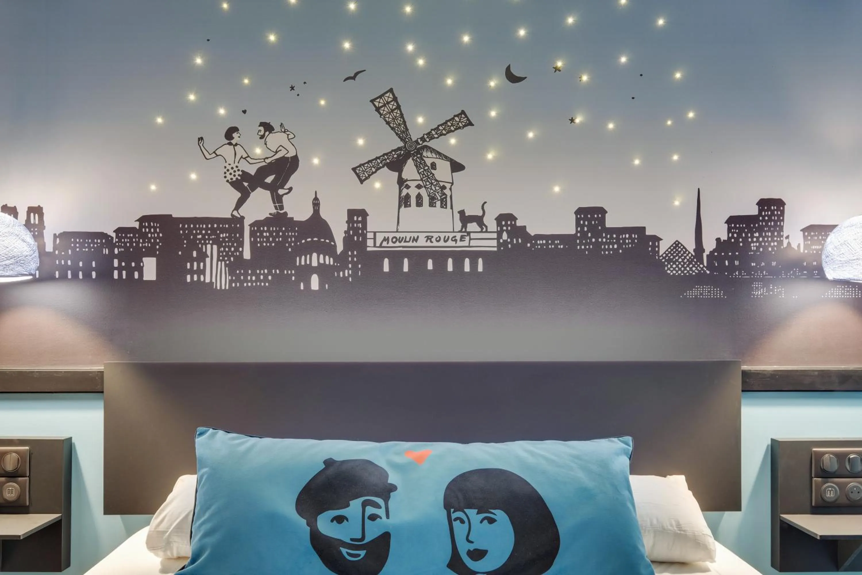 Bed in Hôtel Lucien & Marinette