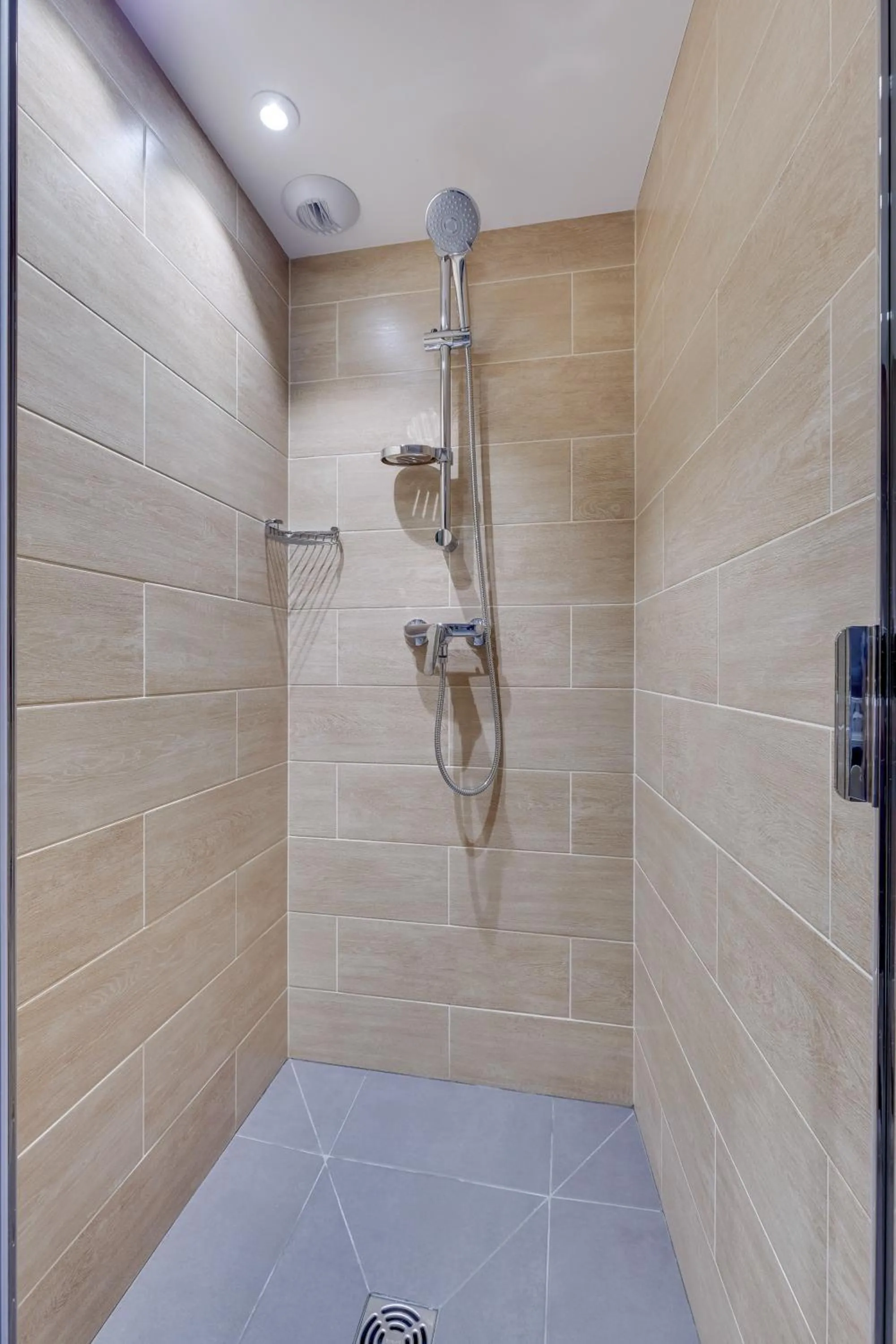 Bathroom in Hôtel Lucien & Marinette